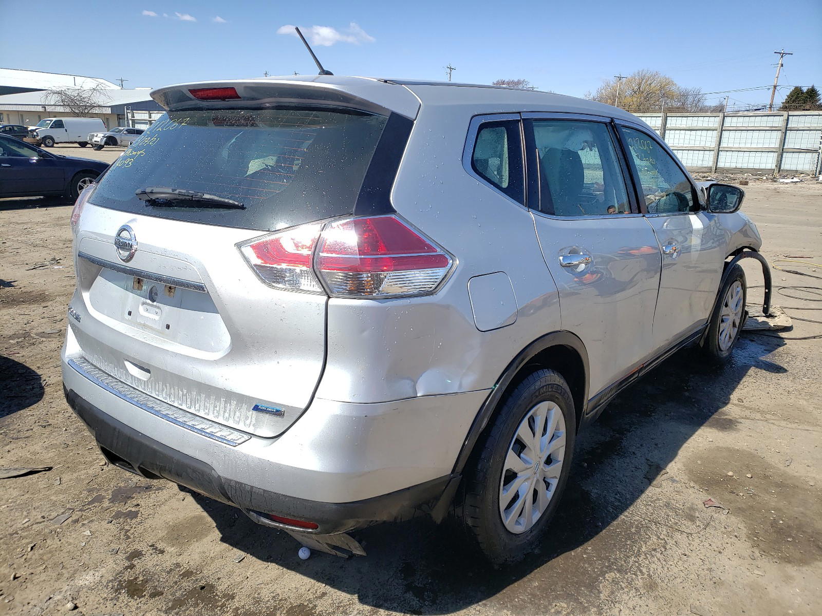 Photo 4 from auction – 2014 NISSAN ROGUE S with VIN 5N1AT2MT7EC824705