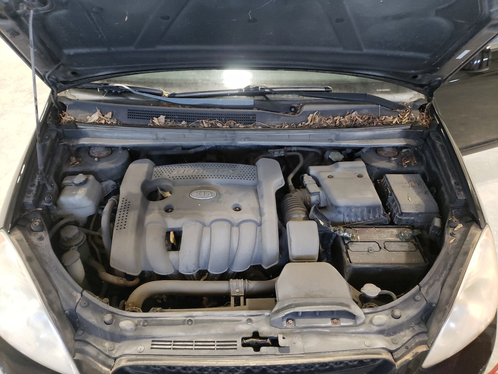 Photo 7 from auction – 2007 KIA RONDO with VIN KNAFG525477069896