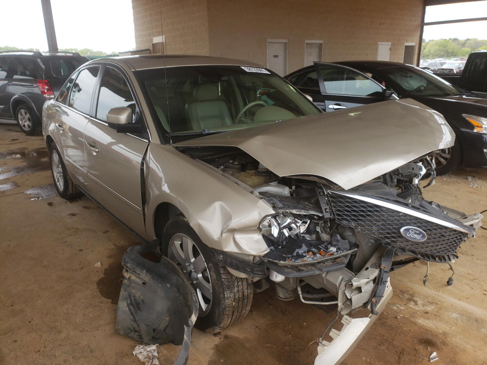 FORD FIVE HUNDR 2005 with VIN 1FAFP24105G182016 - Photo from auction
