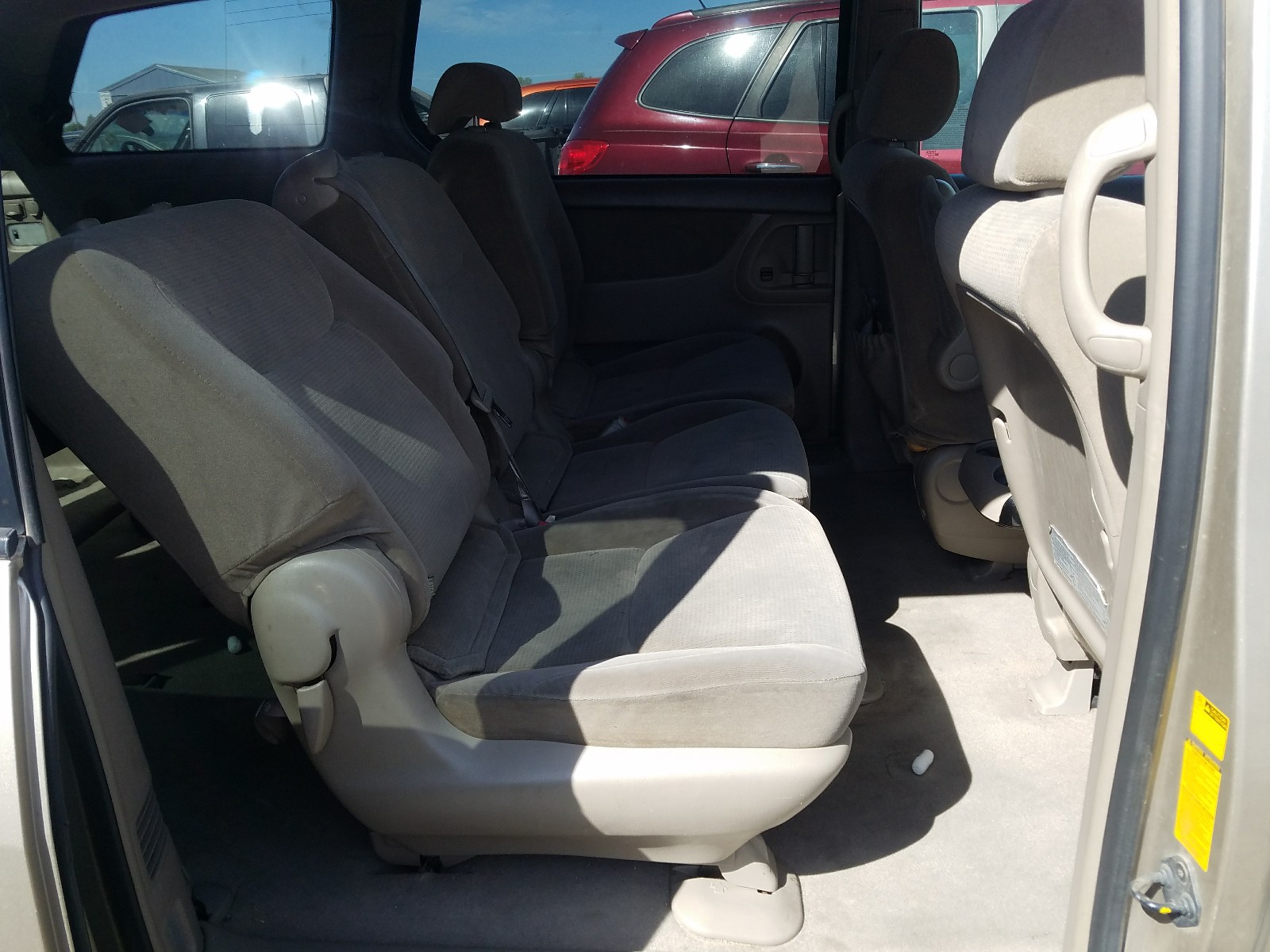 Photo 6 from auction – 2004 TOYOTA SIENNA CE with VIN 5TDZA23C04S162512
