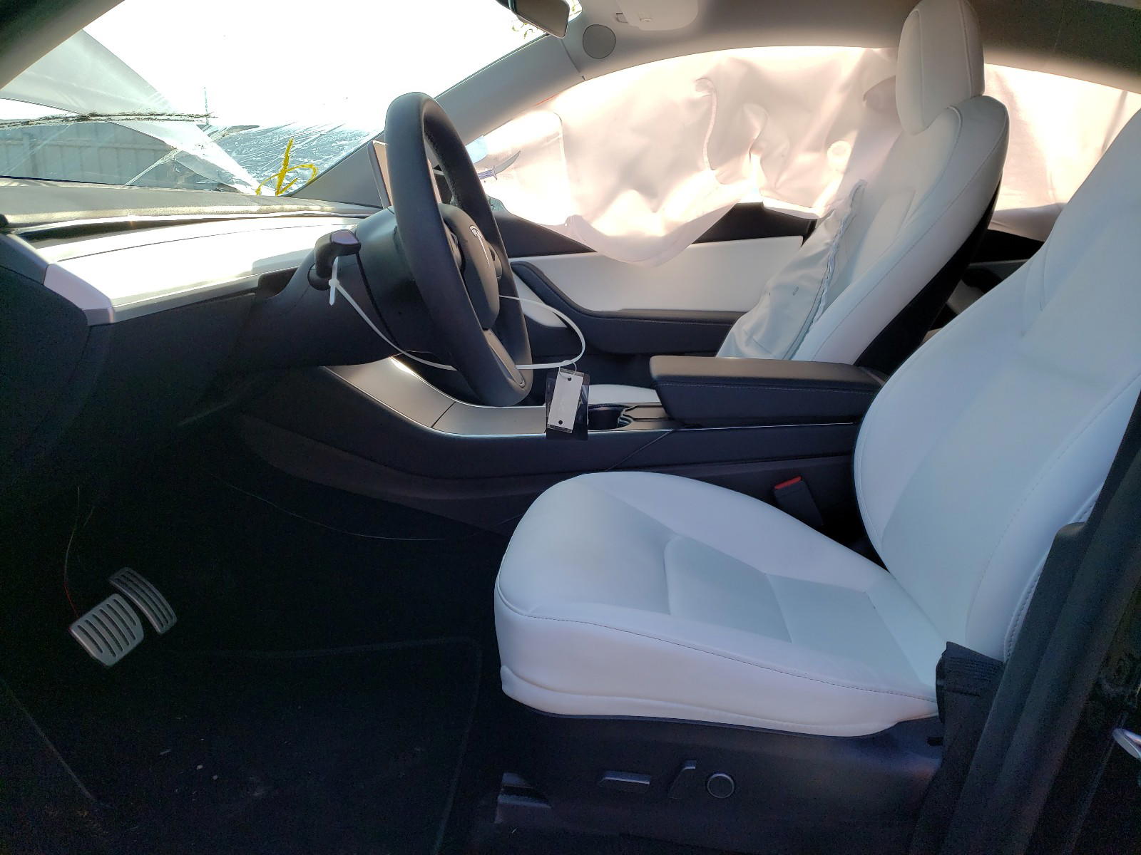 Photo 5 from auction – 2021 TESLA MODEL Y with VIN 5YJYGDEF5MF079174