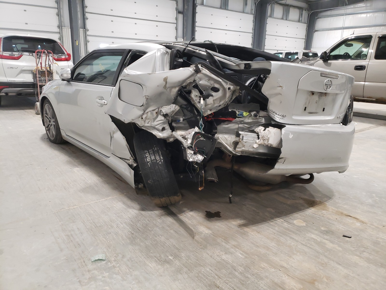 Photo 3 from auction – 2011 TOYOTA SCION TC with VIN JTKJF5C72B3007275
