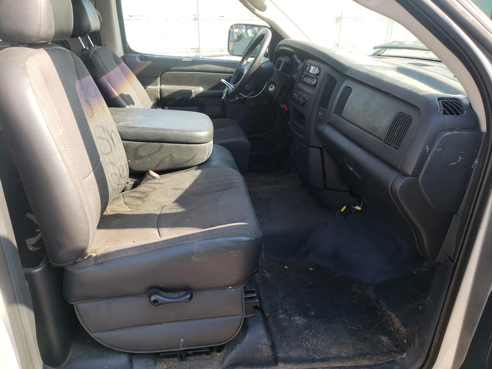 Photo 5 from auction – 2002 DODGE RAM 1500 with VIN 1D7HA16N52J212677