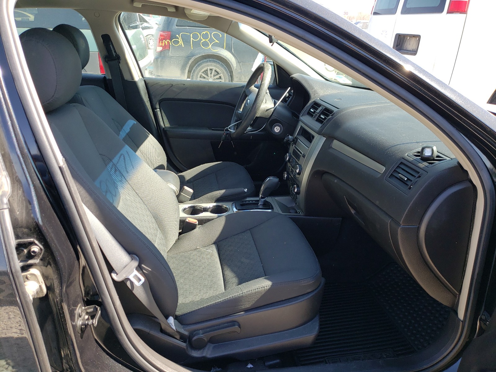 Photo 5 from auction – 2011 FORD FUSION SE with VIN 3FAHP0HA1BR267684