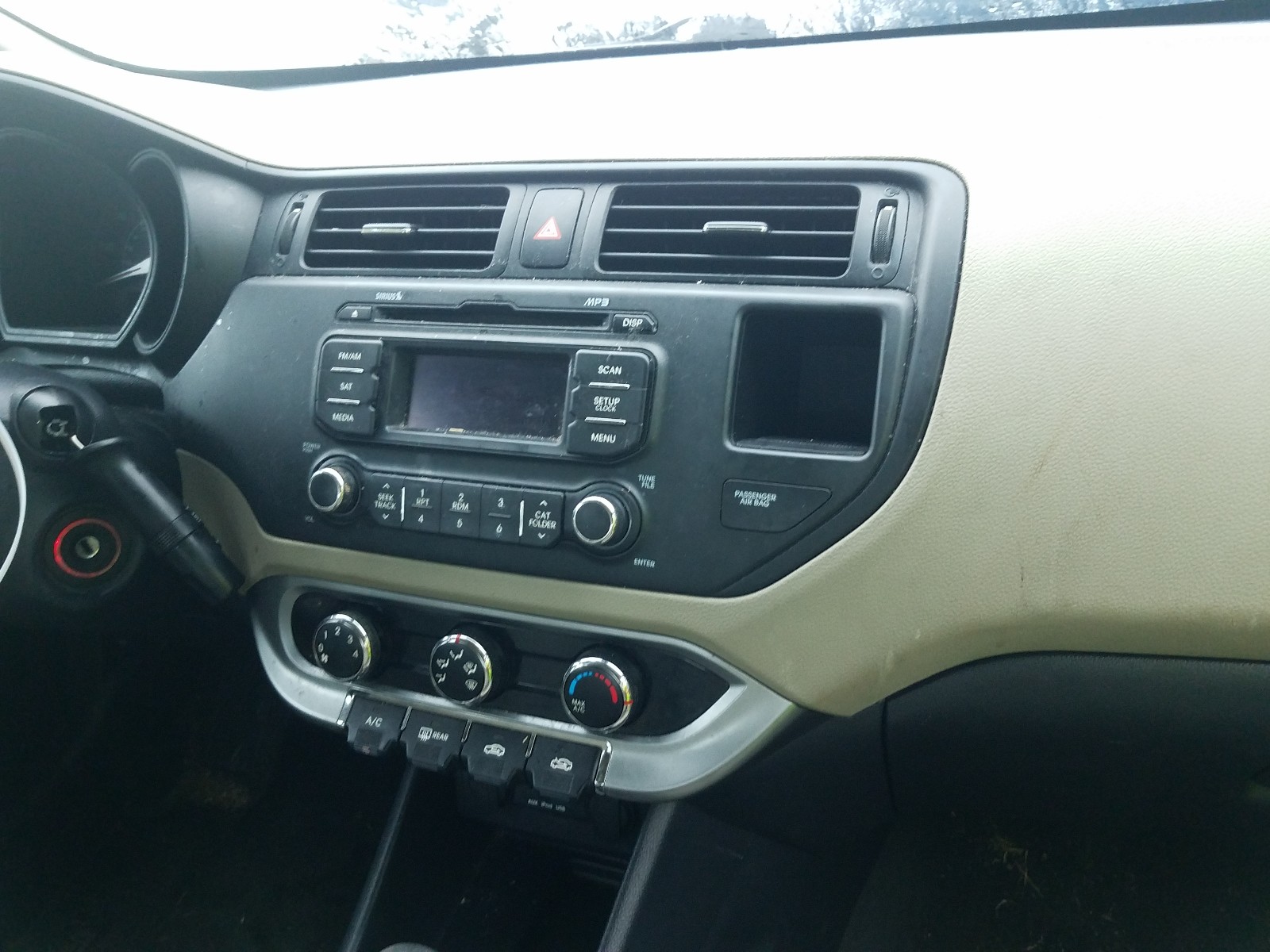 Photo 9 from auction – 2013 KIA RIO LX with VIN KNADM4A33D6118727