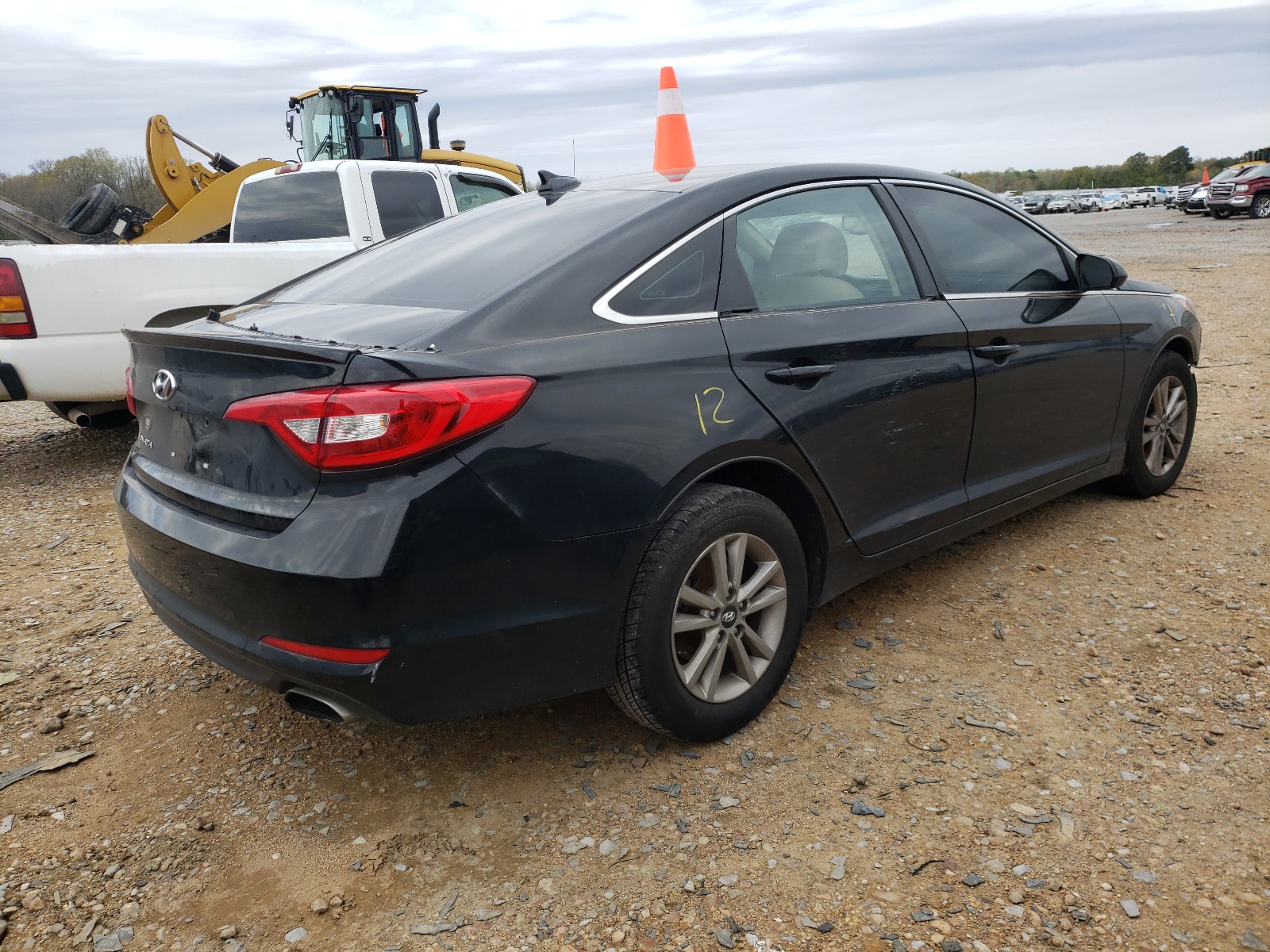 Photo 4 from auction – 2016 HYUNDAI SONATA SE with VIN 5NPE24AF4GH311891