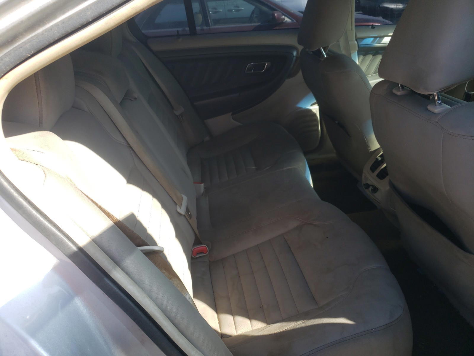 Photo 6 from auction – 2011 FORD TAURUS SE with VIN 1FAHP2DW3BG109738