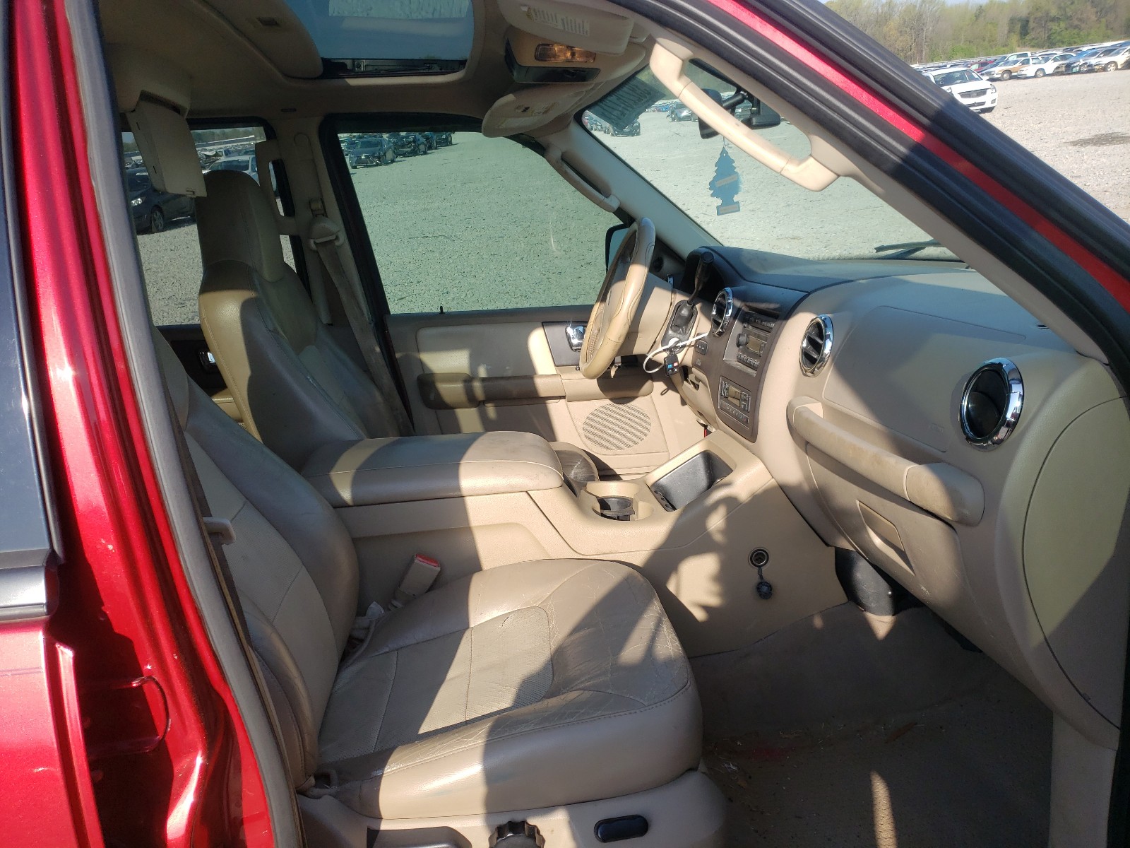 Photo 5 from auction – 2006 FORD EXPEDITION with VIN 1FMFU175X6LA02878