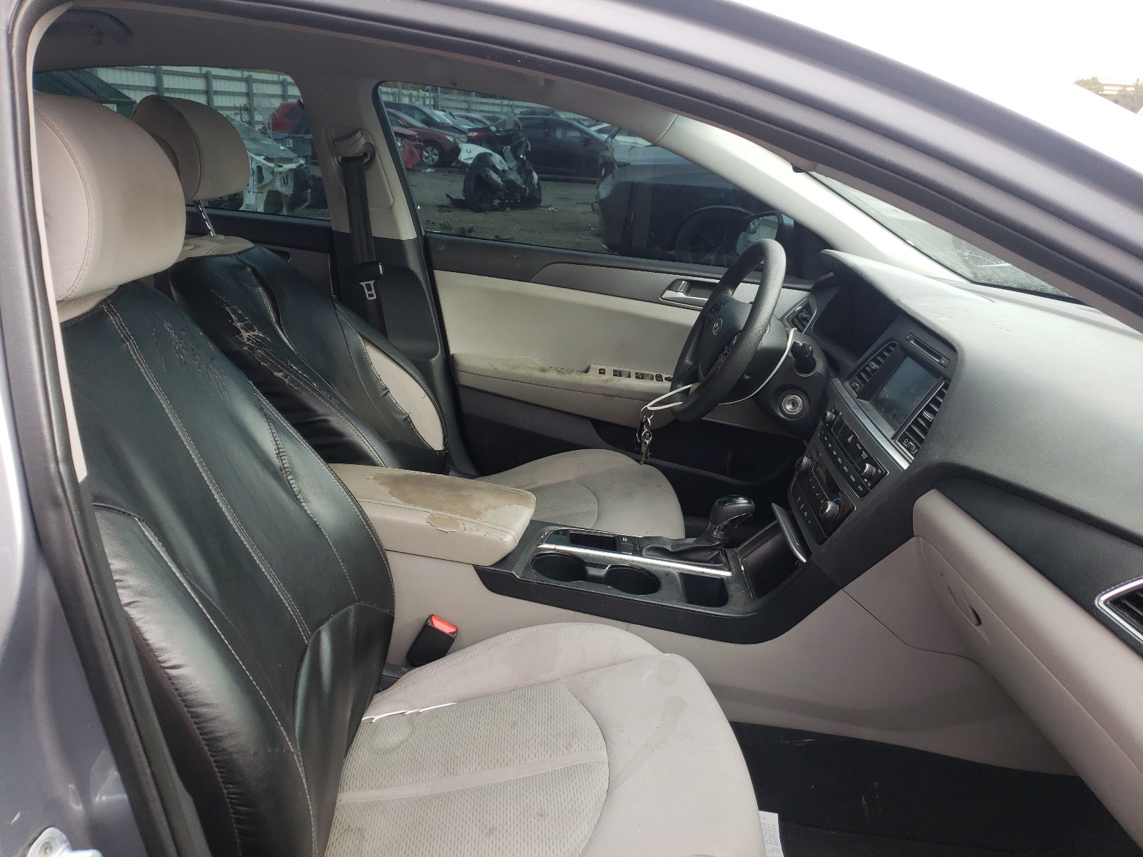 Photo 5 from auction – 2016 HYUNDAI SONATA SE with VIN 5NPE24AF2GH311100