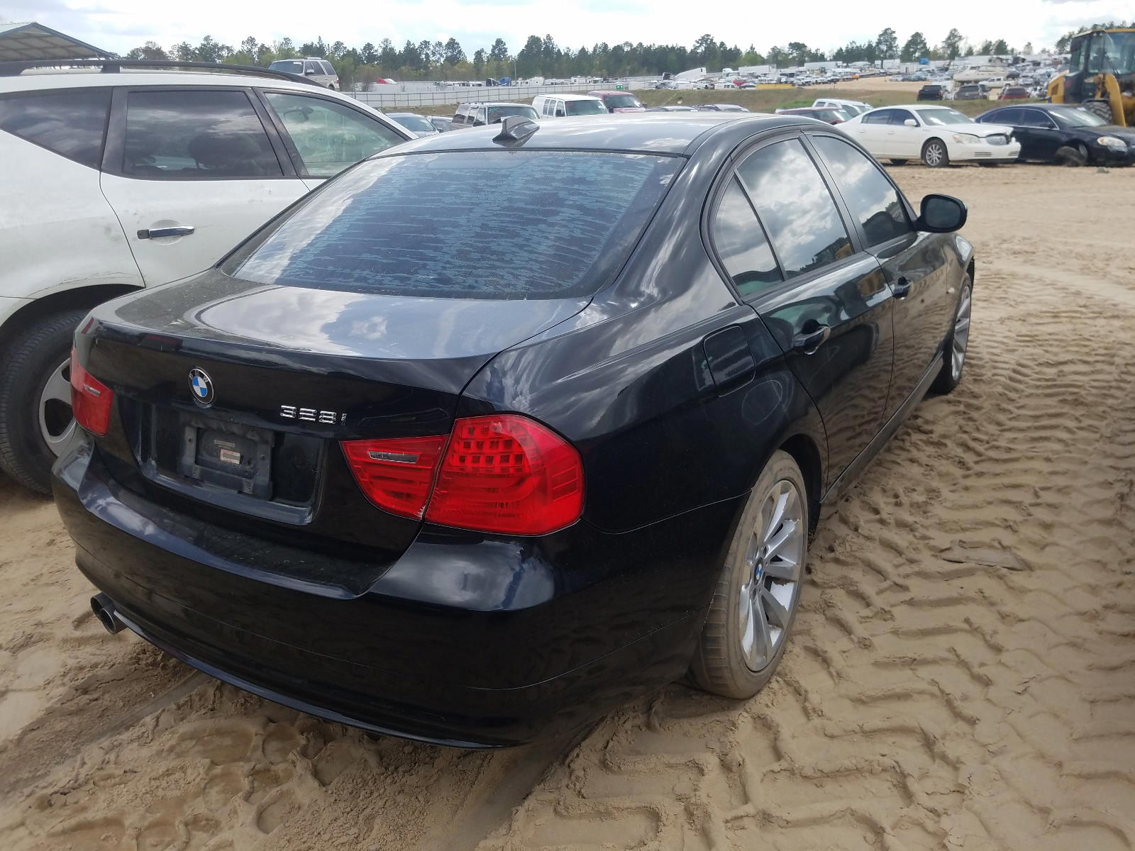 Photo 4 from auction – 2011 BMW 328 I with VIN WBAPH7C54BE850904