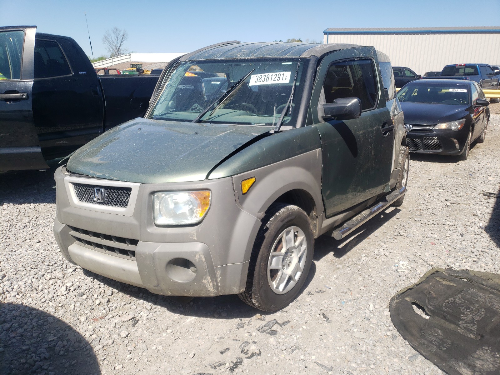 Photo 2 from auction – 2005 HONDA ELEMENT LX with VIN 5J6YH18345L007386