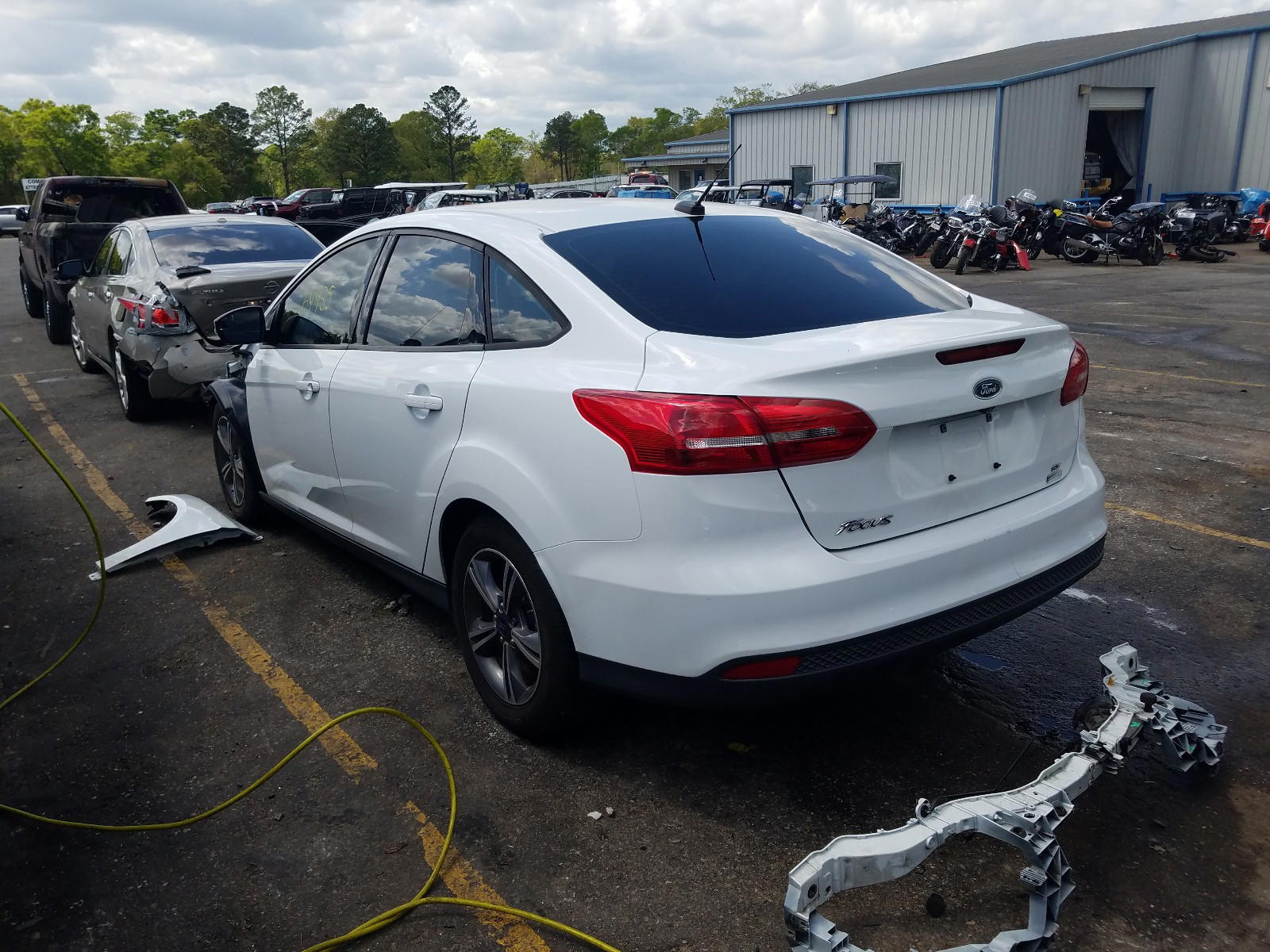 Photo 3 from auction – 2017 FORD FOCUS SE with VIN 1FADP3FE8HL263712