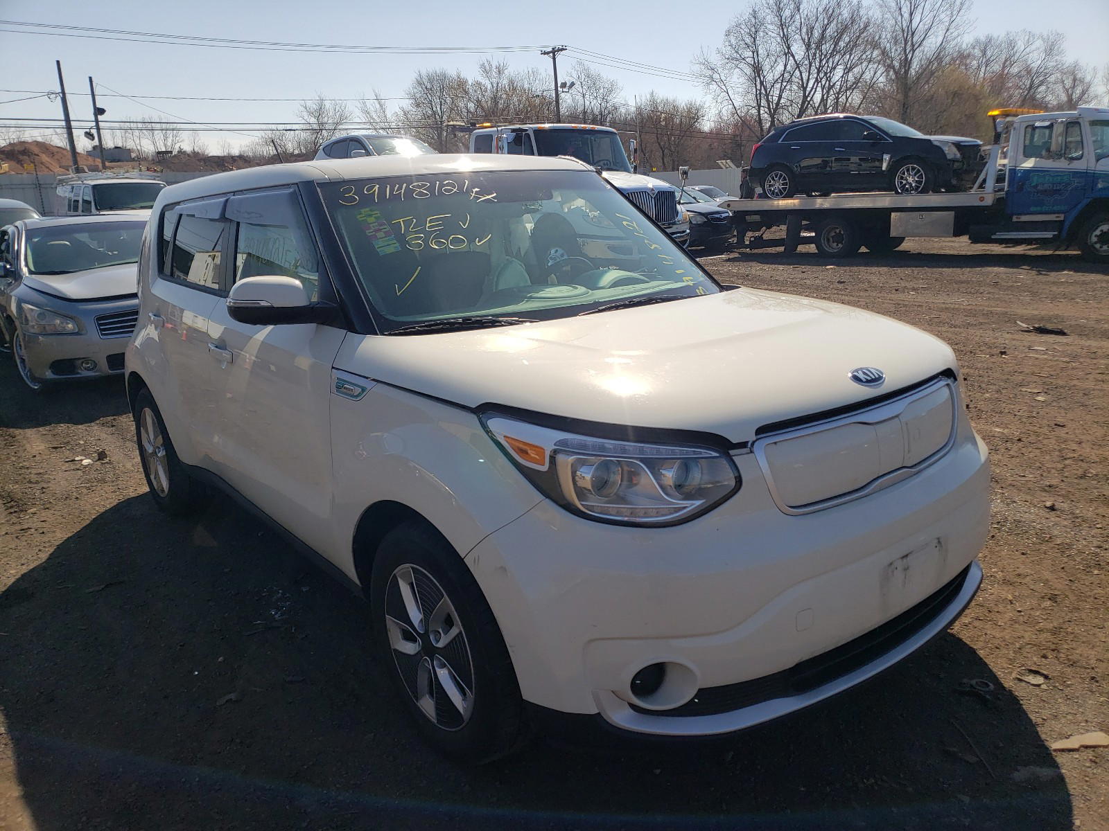 KIA SOUL EV 2018 with VIN KNDJP3AEXJ7028439 - Photo from auction