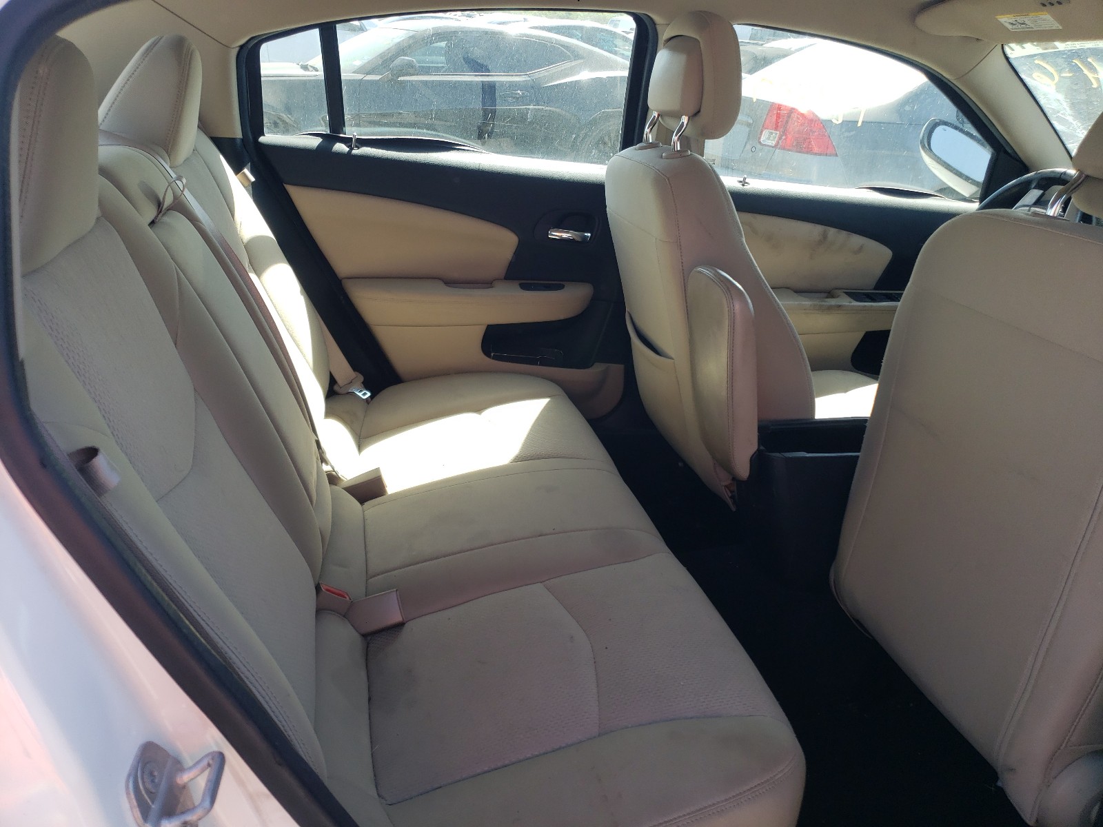 Photo 6 from auction – 2014 CHRYSLER 200 TOURIN with VIN 1C3CCBBB8EN107875