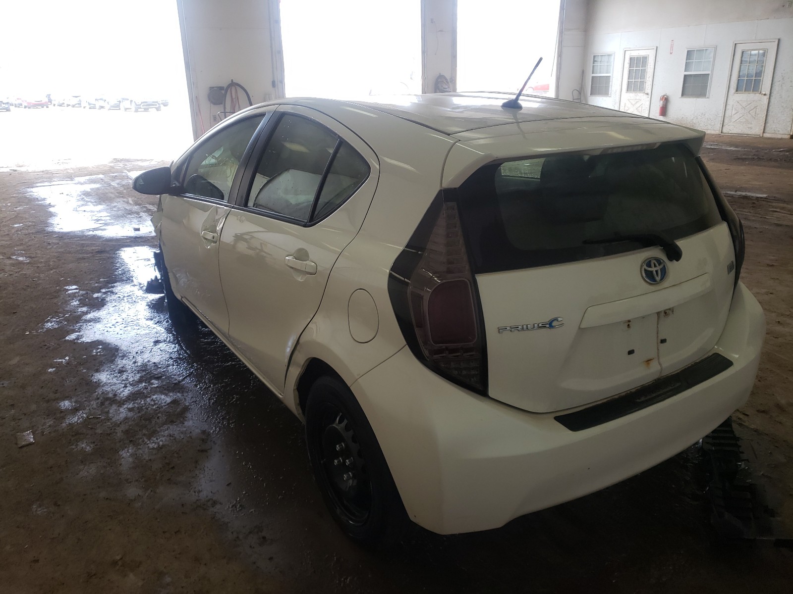 Photo 3 from auction – 2012 TOYOTA PRIUS C with VIN JTDKDTB39C1513896