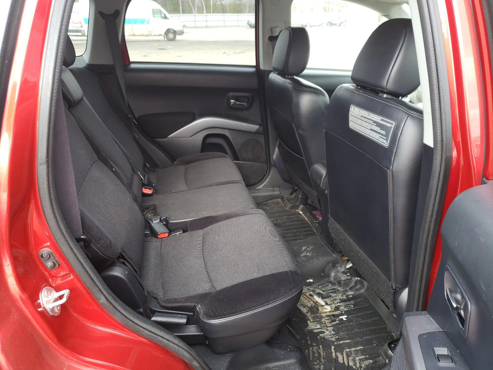 Photo 6 from auction – 2012 MITSUBISHI OUTLANDER with VIN JA4JT3AW4CU030349