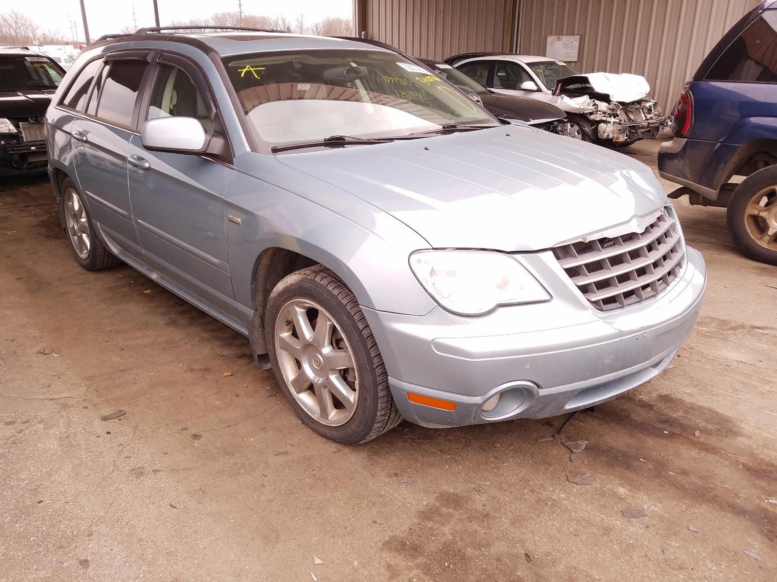 CHRYSLER PACIFICA T 2008 with VIN 2A8GM68X28R615246 - Photo from auction