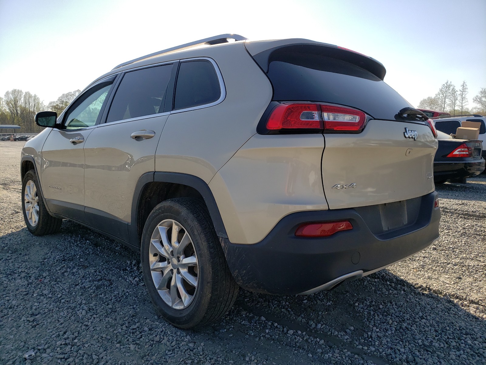 Photo 3 from auction – 2015 JEEP CHEROKEE L with VIN 1C4PJMDB7FW701977