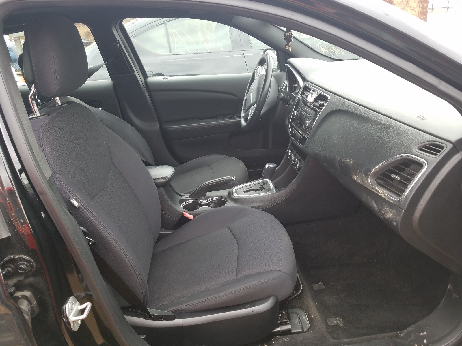 Photo 5 from auction – 2012 CHRYSLER 200 TOURIN with VIN 1C3CCBBG1CN263359