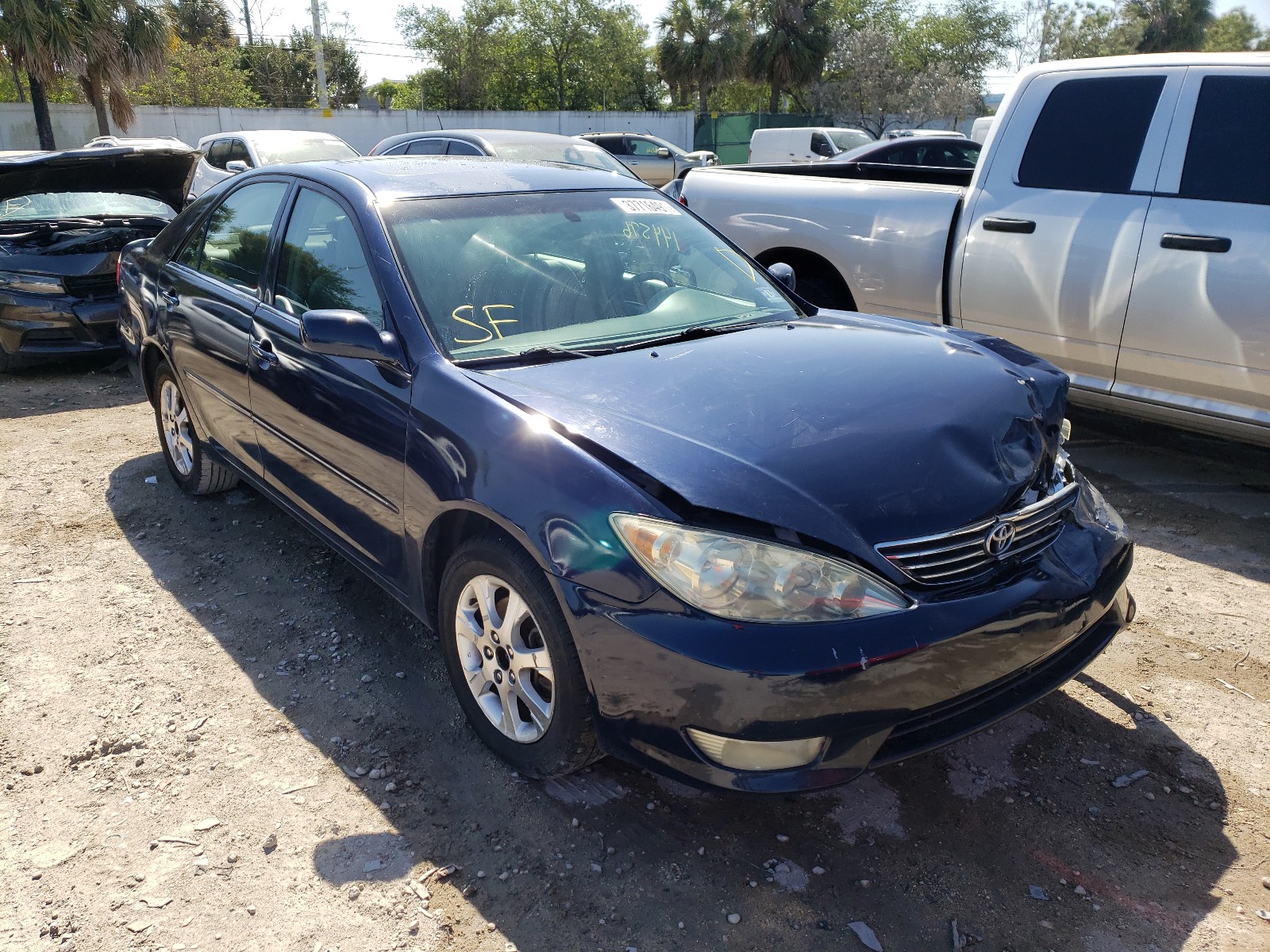 TOYOTA CAMRY LE 2005 with VIN 4T1BF30K95U098080 - Photo from auction