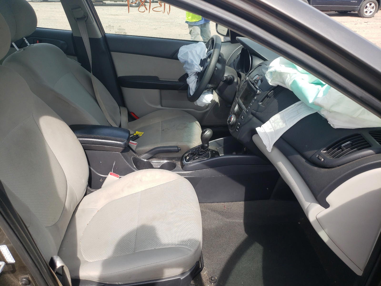 Photo 5 from auction – 2012 KIA FORTE EX with VIN KNAFU5A28C5505073