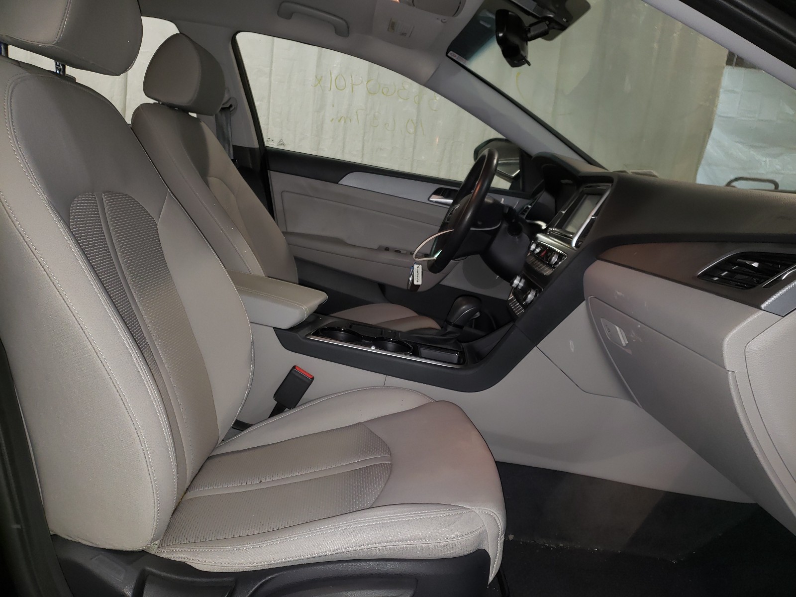 Photo 5 from auction – 2019 HYUNDAI SONATA LIM with VIN 5NPE34AF9KH819943