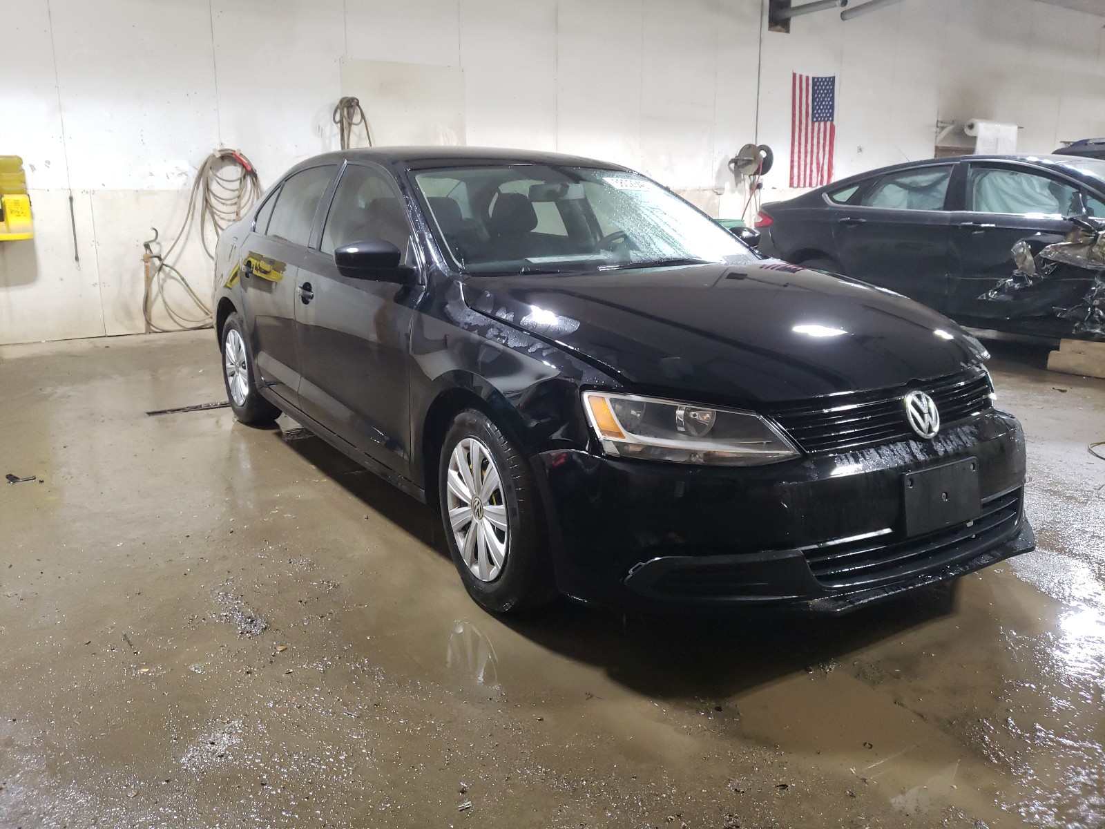 Photo 1 from auction – 2011 VOLKSWAGEN JETTA BASE with VIN 3VW2K7AJ3BM310918
