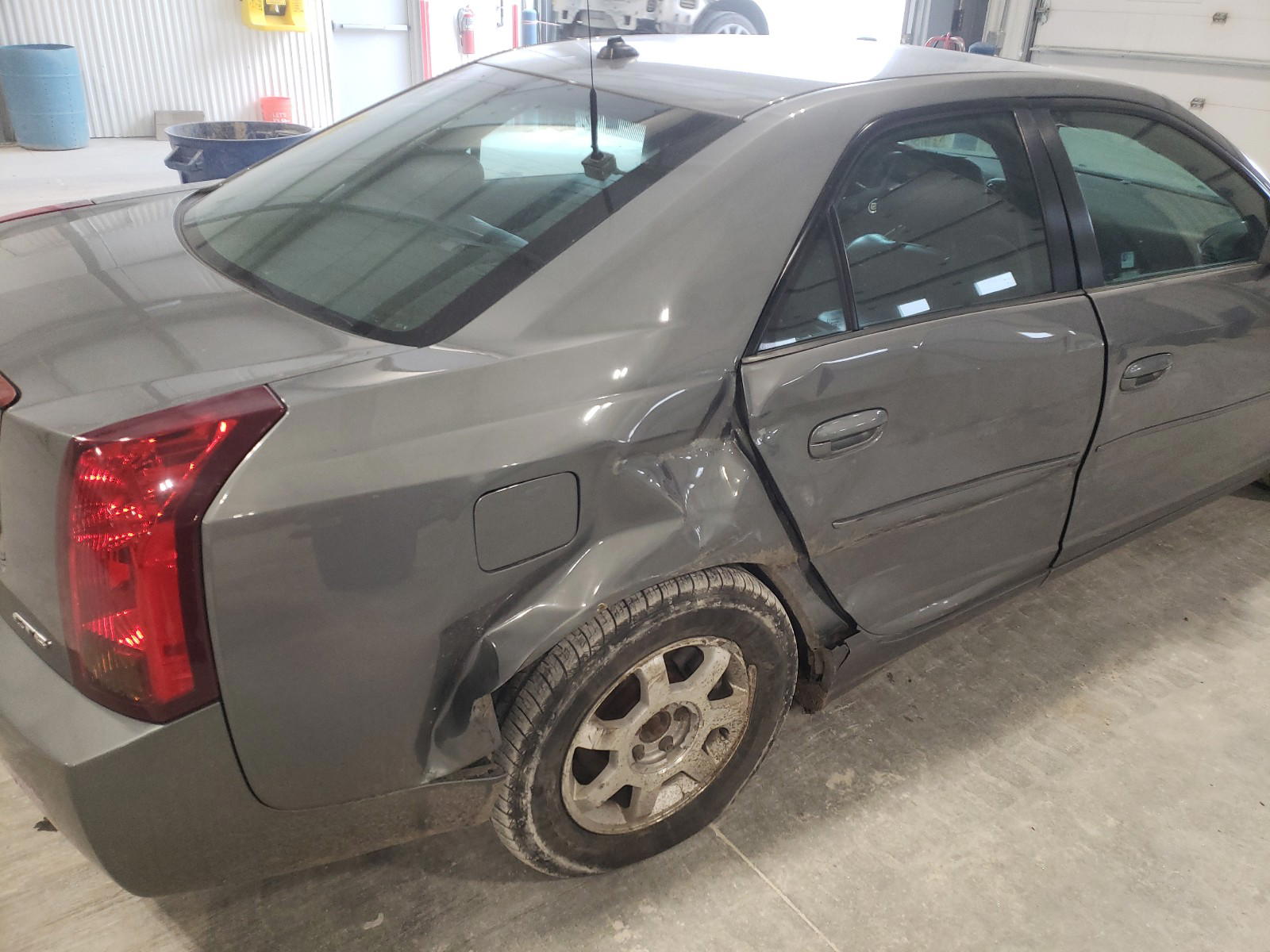 Photo 9 from auction – 2004 CADILLAC CTS with VIN 1G6DM577240107842