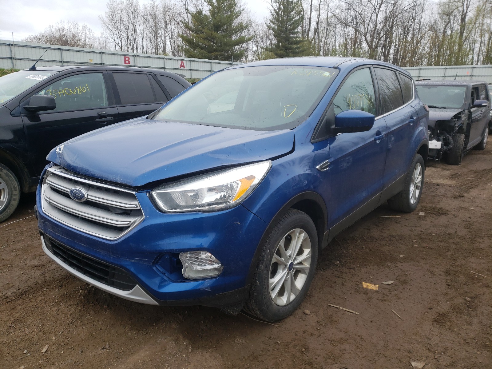 Снимка 2 от търг – 2017 FORD ESCAPE с VIN 1FMCU0GD7HUD83686