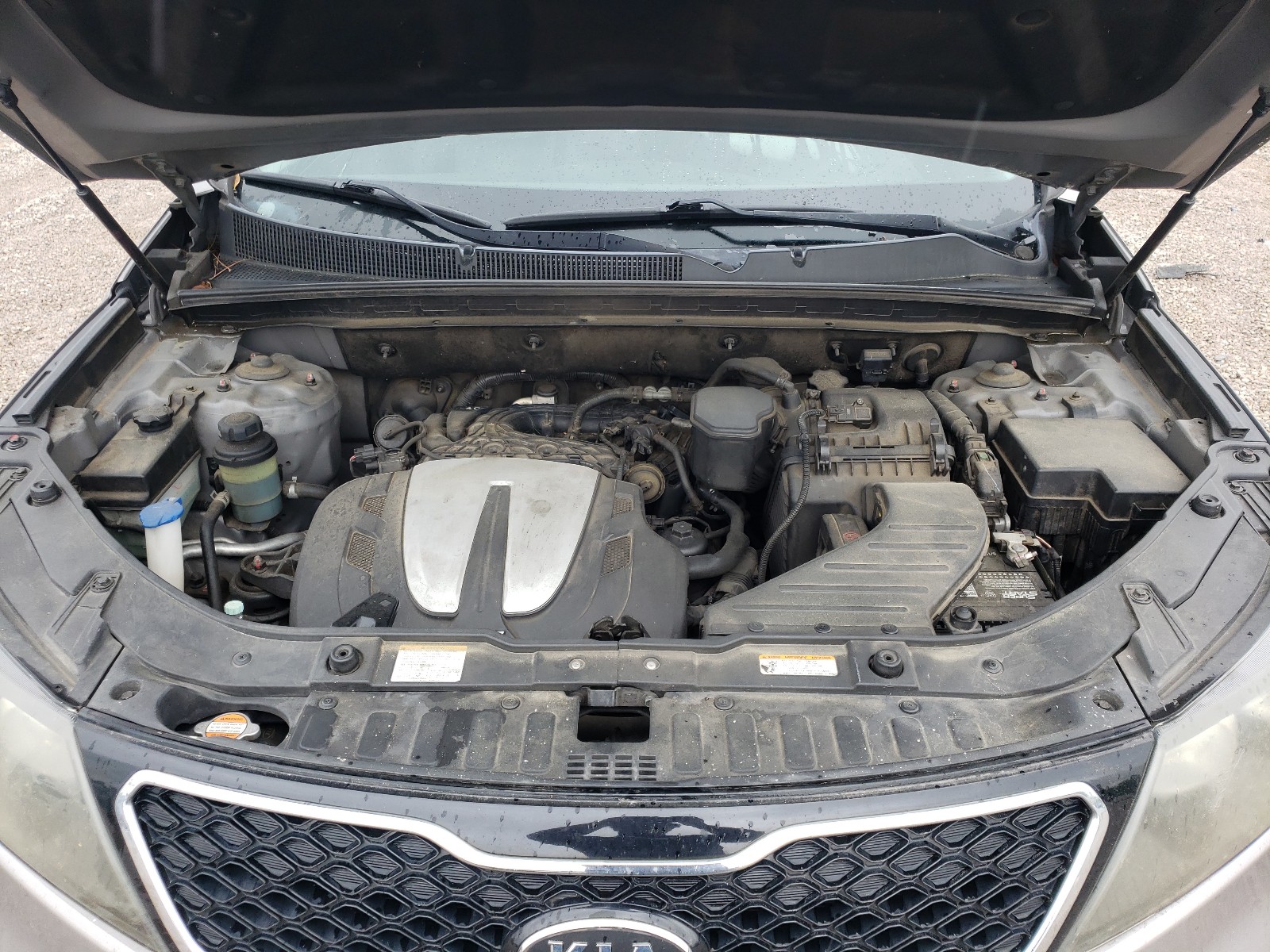 Photo 7 from auction – 2012 KIA SORENTO SX with VIN 5XYKW4A23CG231679