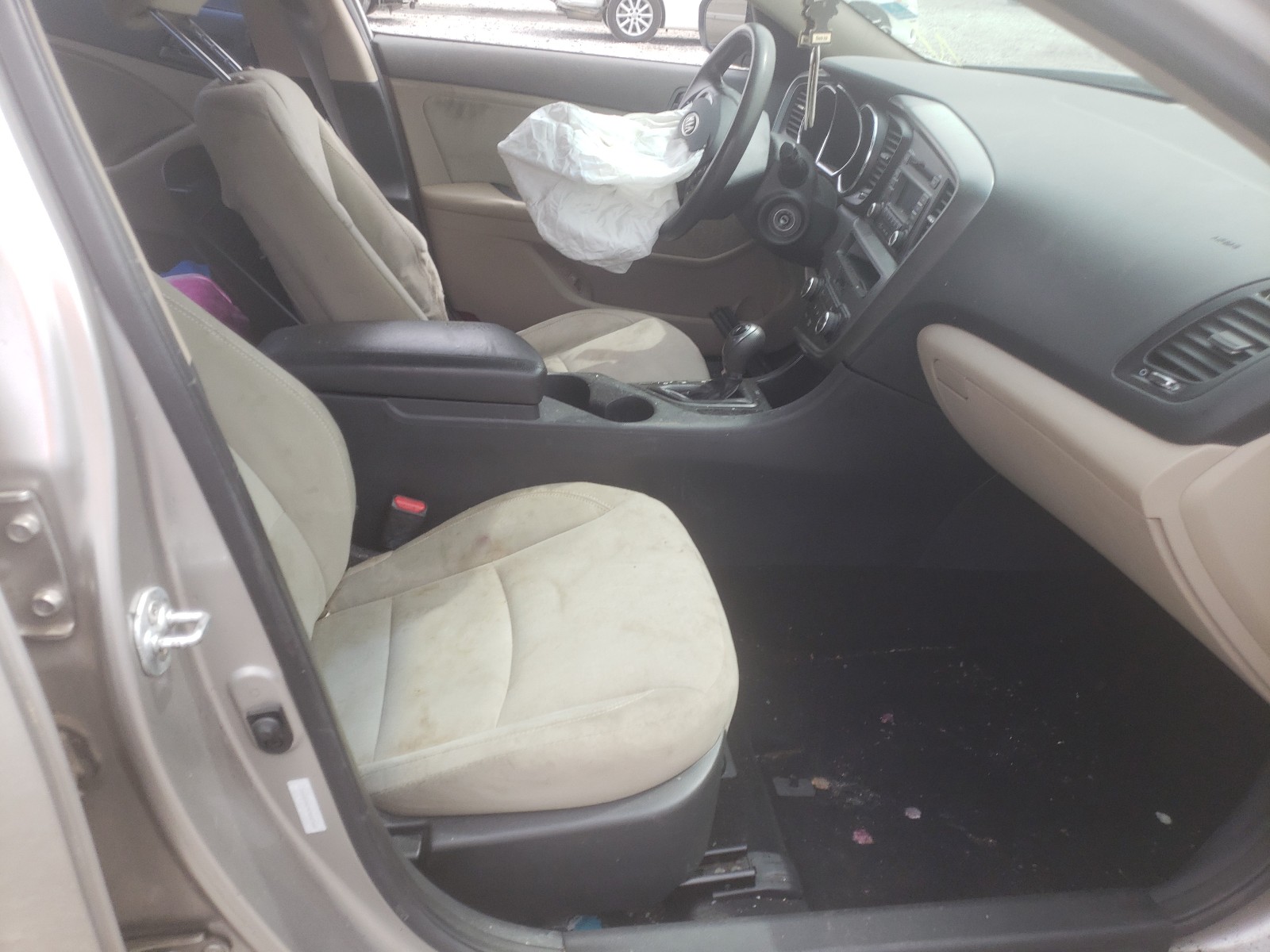 Photo 5 from auction – 2012 KIA OPTIMA LX with VIN 5XXGM4A79CG027660