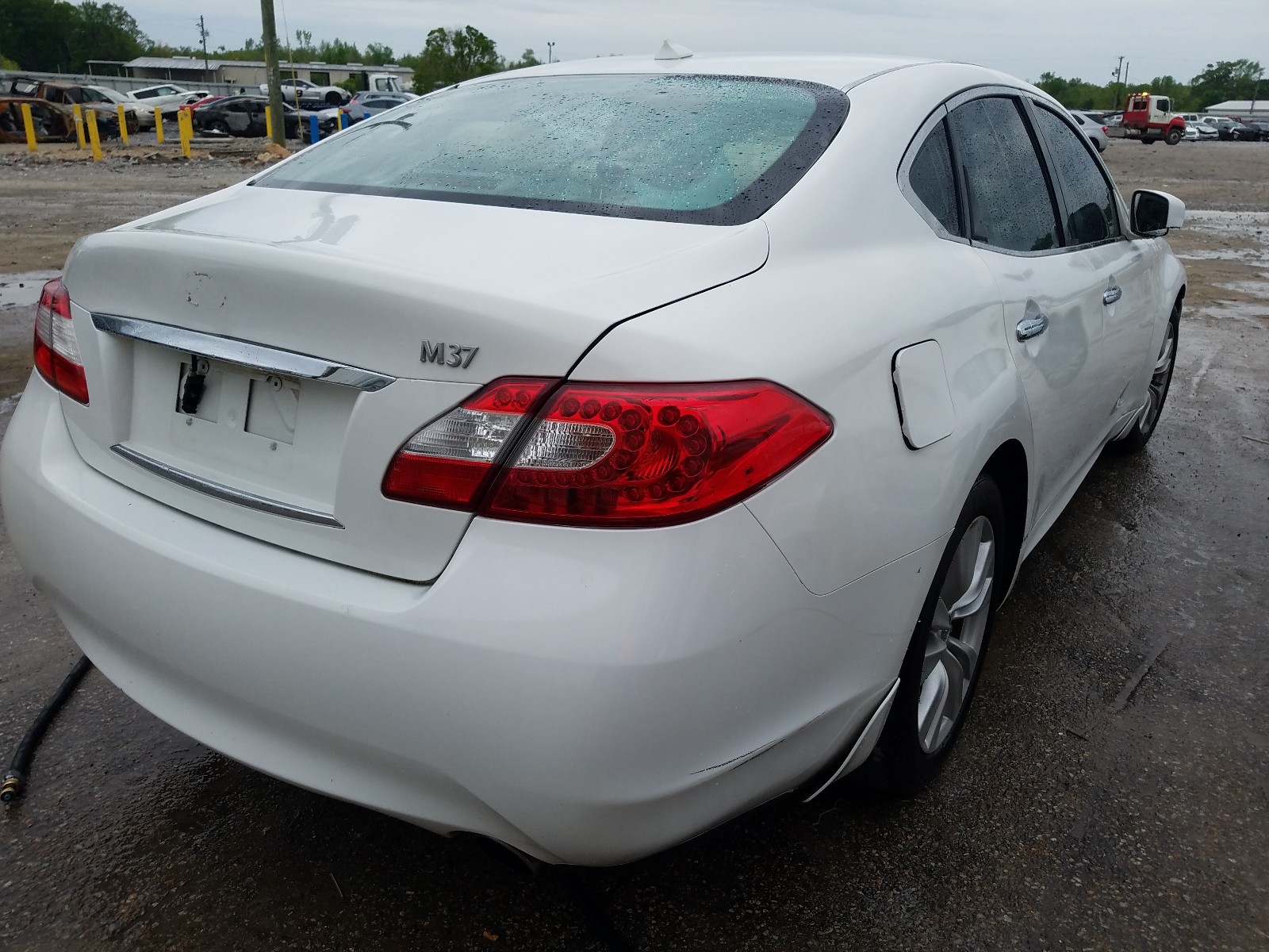 Photo 4 from auction – 2011 INFINITI M37 with VIN JN1BY1AP5BM323641