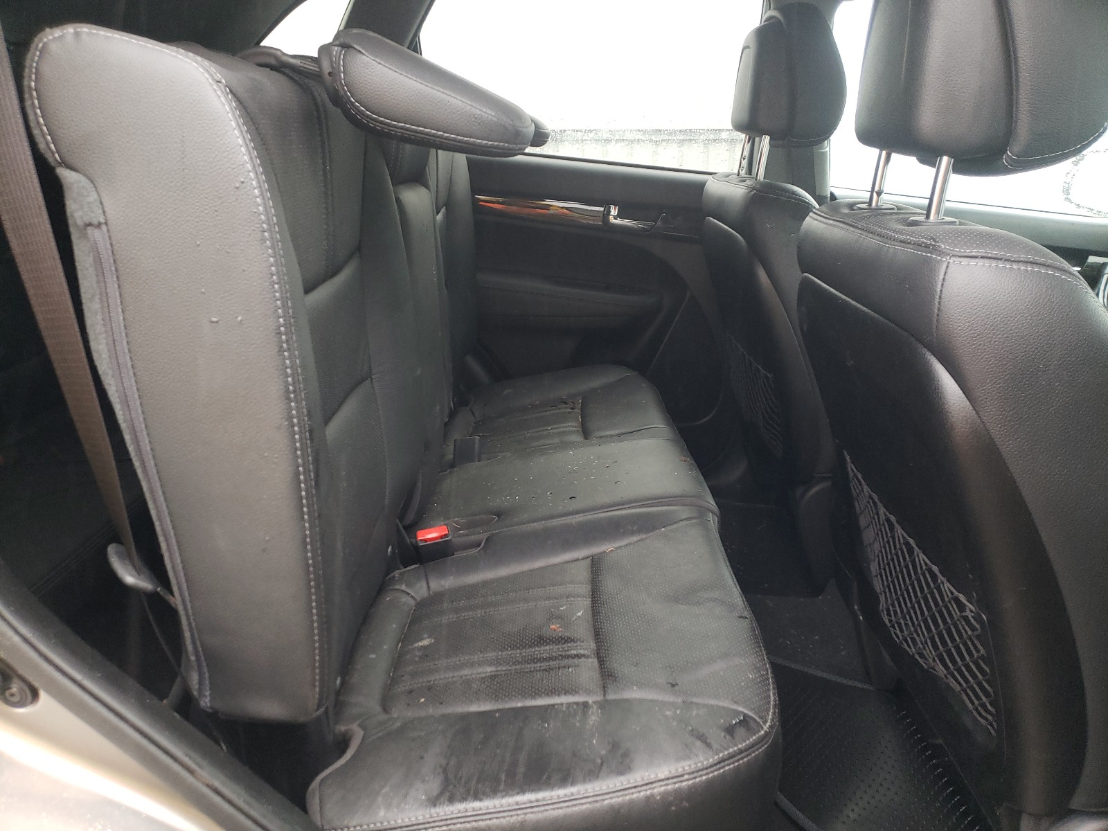Photo 6 from auction – 2012 KIA SORENTO SX with VIN 5XYKWDA29CG232478