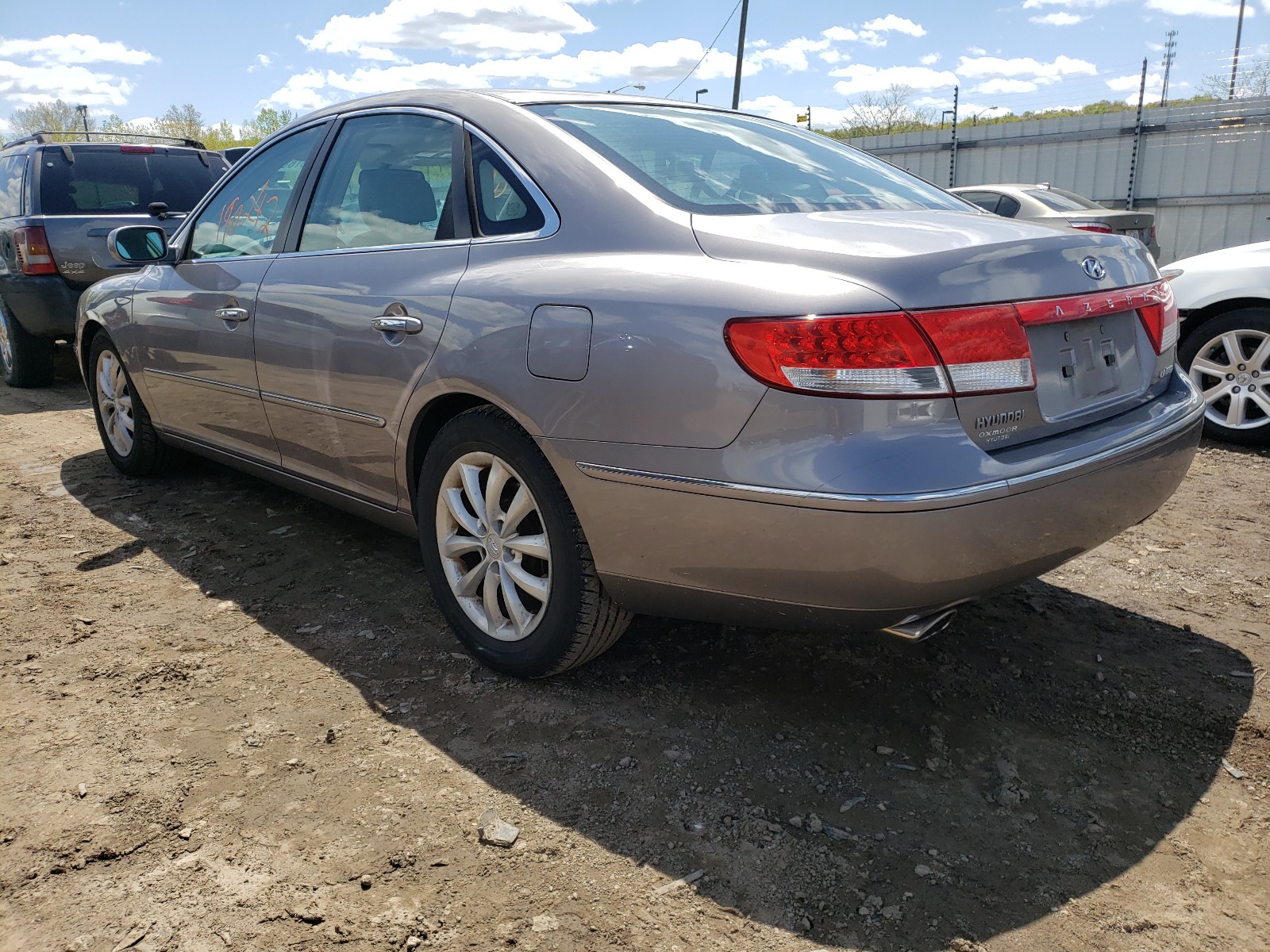 Photo 3 from auction – 2006 HYUNDAI AZERA SE with VIN KMHFC46F46A119009
