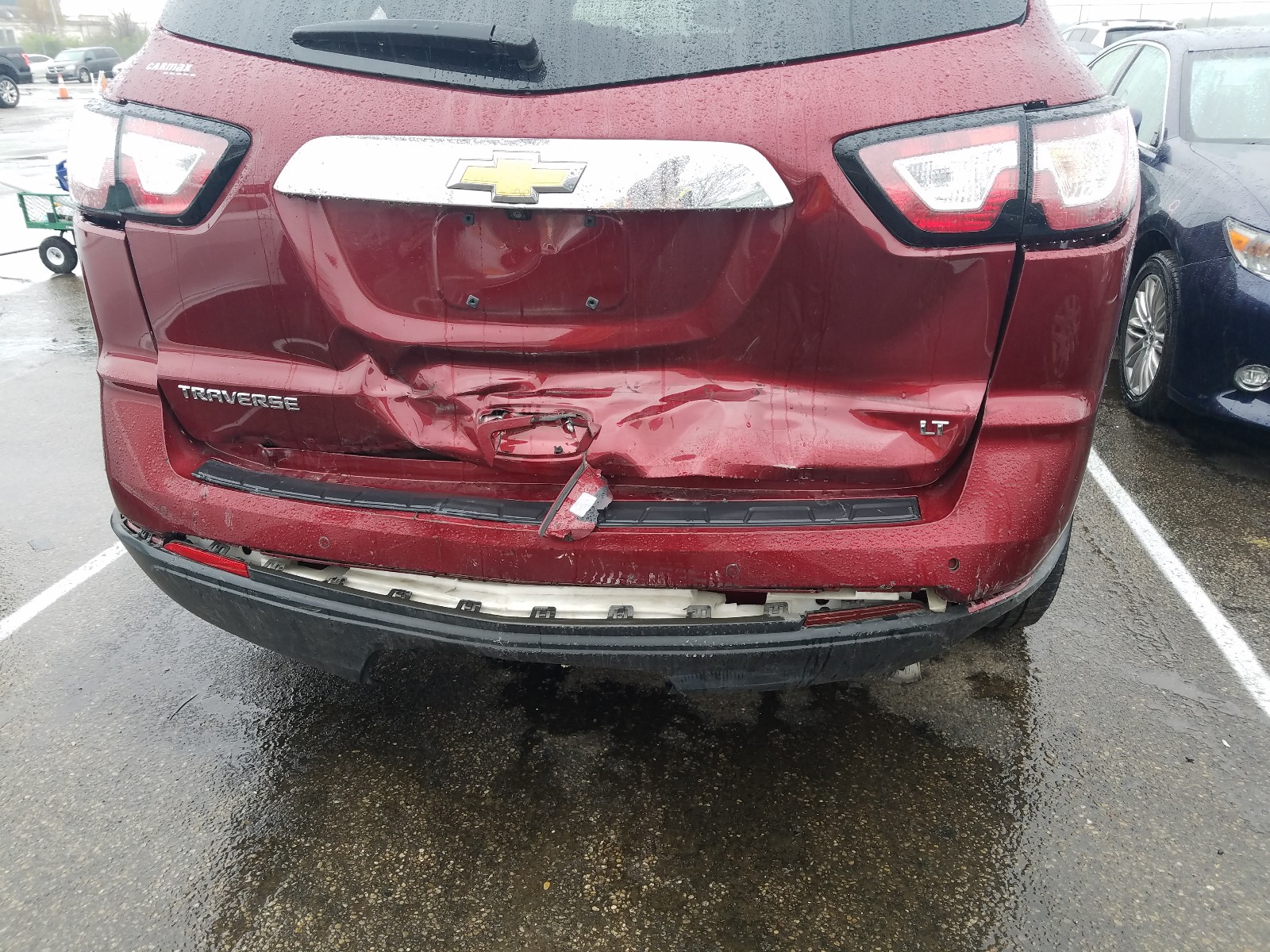 Photo 9 from auction – 2017 CHEVROLET TRAVERSE L with VIN 1GNKRGKD7HJ279550