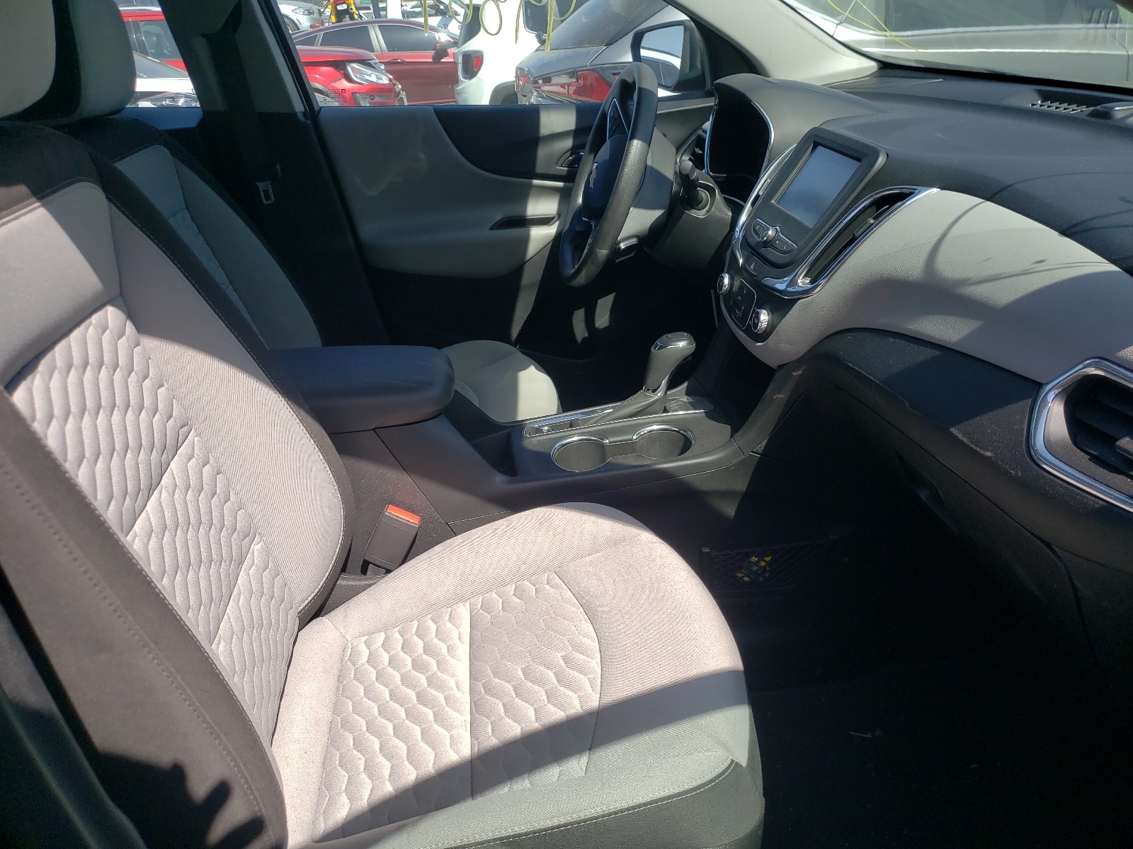 Photo 5 from auction – 2018 CHEVROLET EQUINOX LS with VIN 2GNAXHEV7J6335999