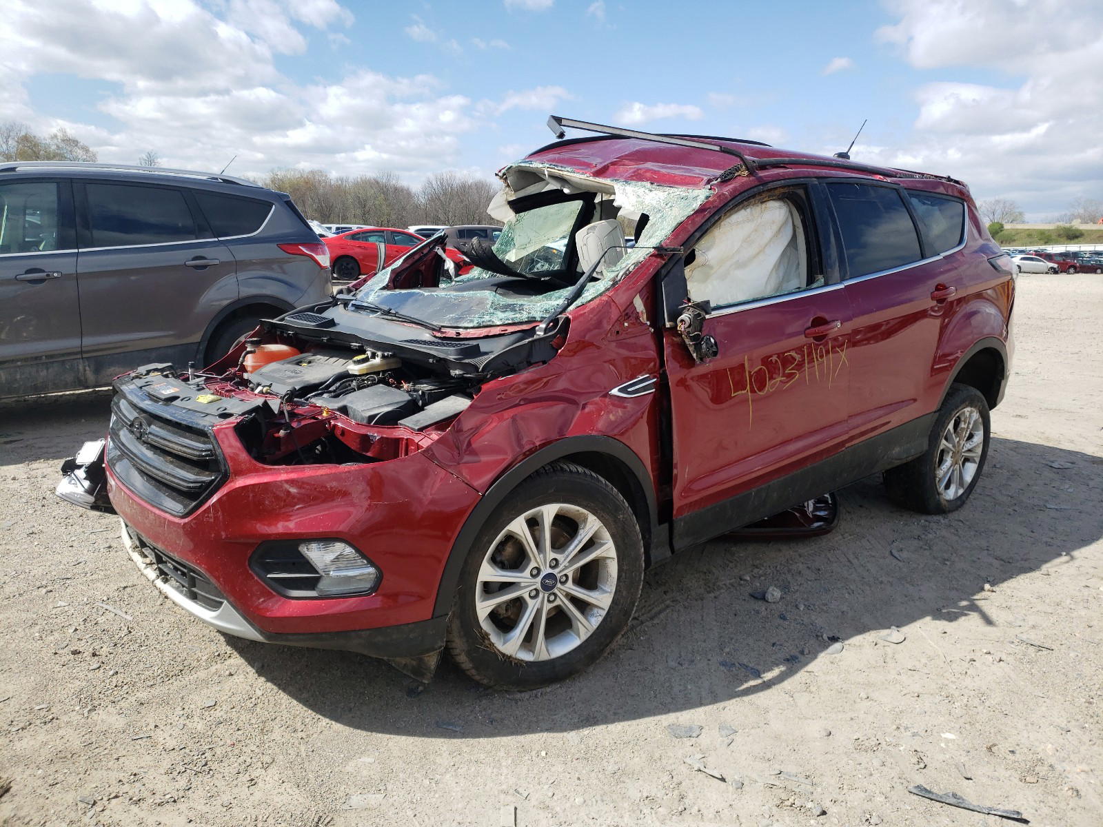 Photo 2 from auction – 2017 FORD ESCAPE SE with VIN 1FMCU0GD5HUB40457