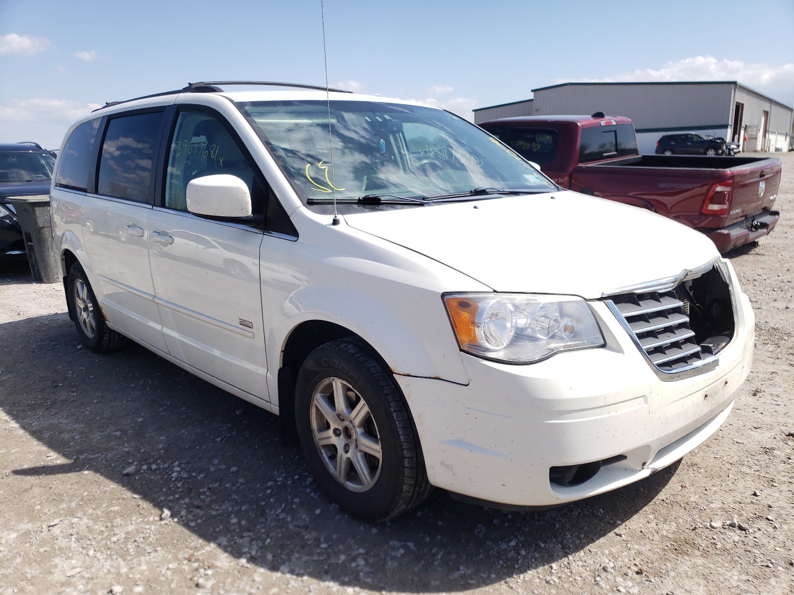 Photo 1 from auction – 2008 CHRYSLER TOWN & COU with VIN 2A8HR54P38R826753