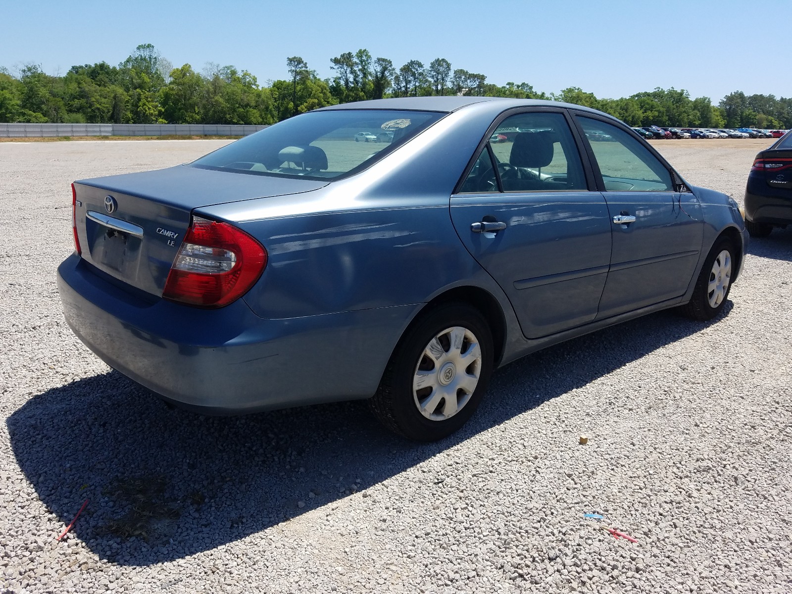 Photo 4 from auction – 2004 TOYOTA CAMRY LE with VIN JTDBE32K640272133