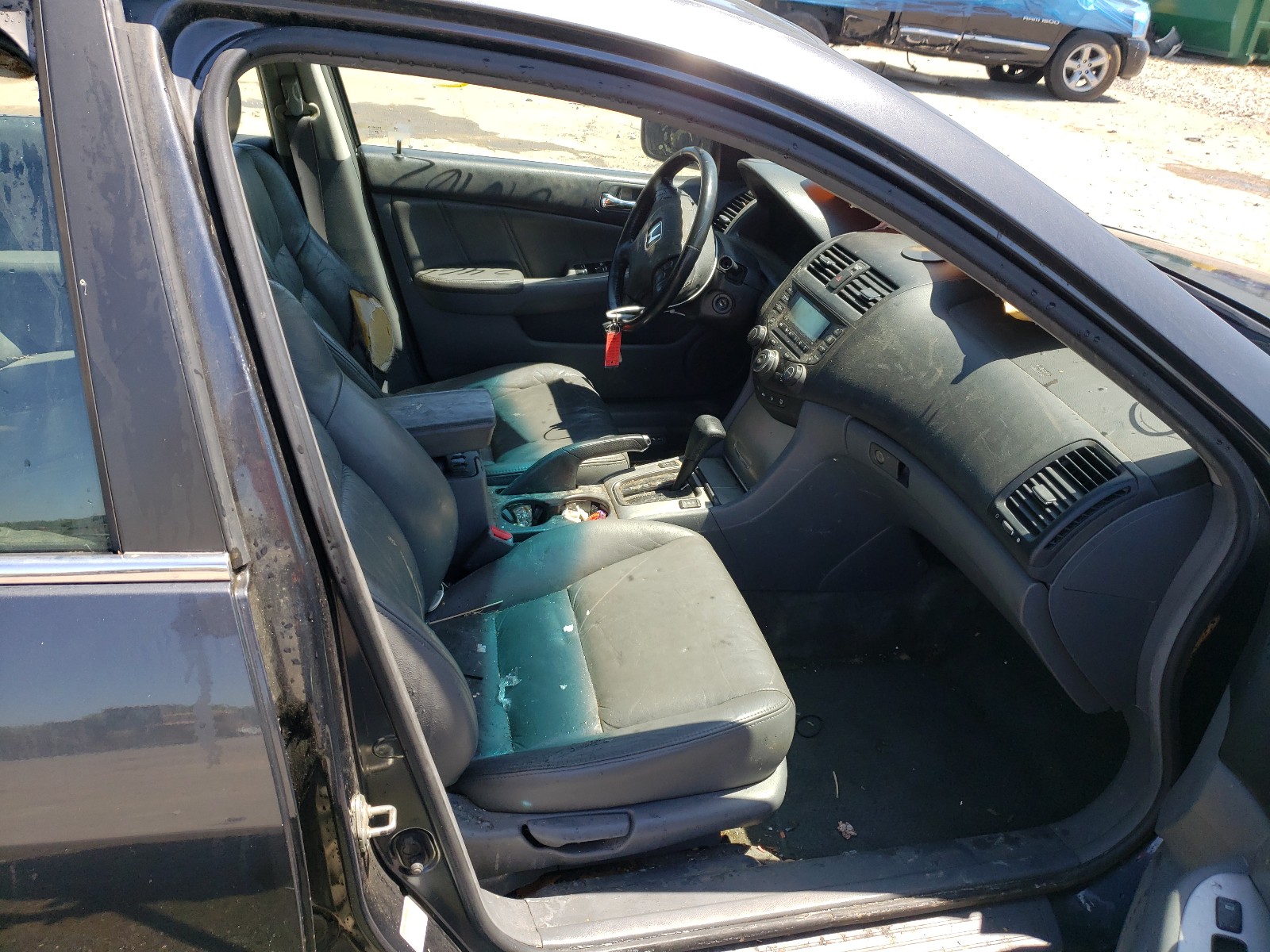 Photo 5 from auction – 2004 HONDA ACCORD EX with VIN 1HGCM56844A144602