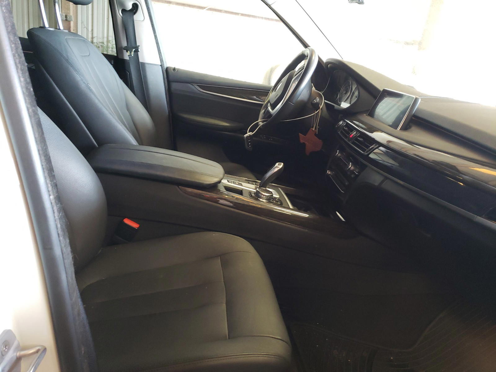 Photo 5 from auction – 2016 BMW X5 SDRIVE3 with VIN 5UXKR2C56G0R70168