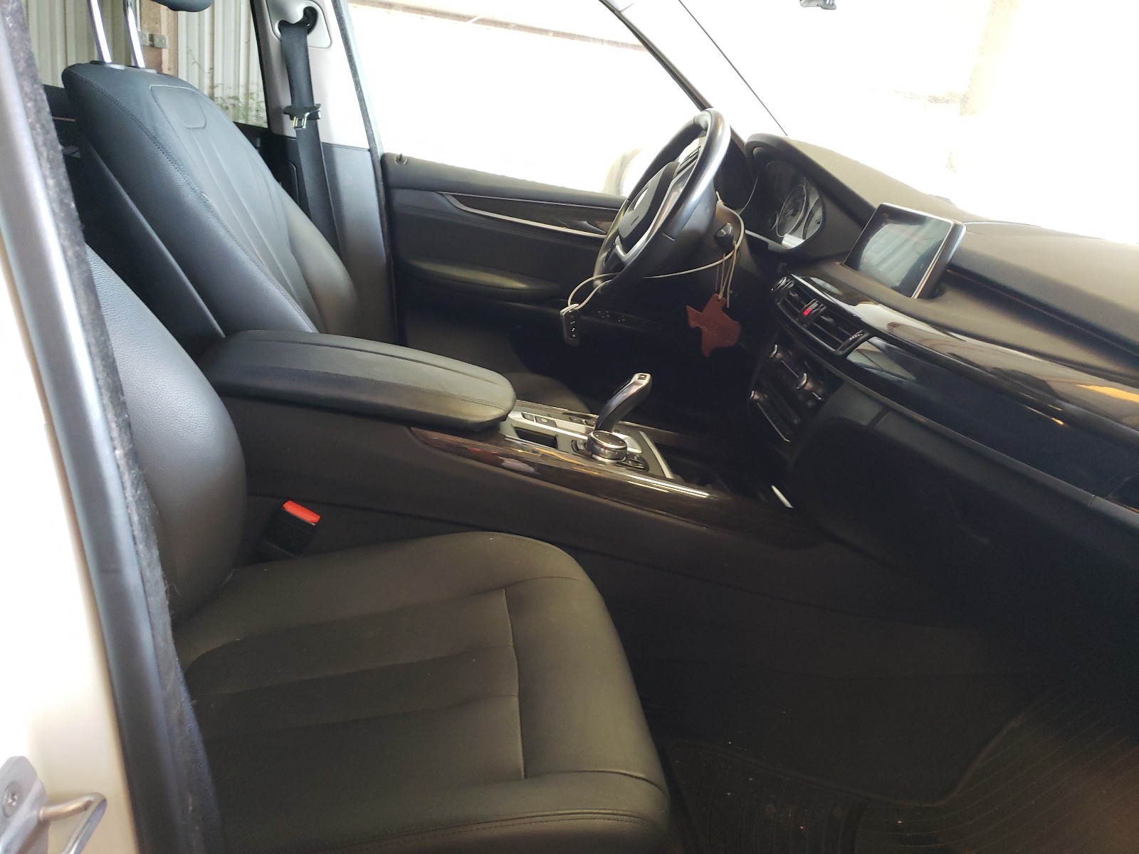 Zdjęcie 5 z aukcji – 2016 BMW X5 SDRIVE3 z VIN 5UXKR2C56G0R70168
