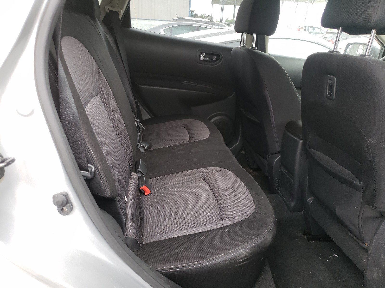 Photo 6 from auction – 2013 NISSAN ROGUE S with VIN JN8AS5MV2DW129642
