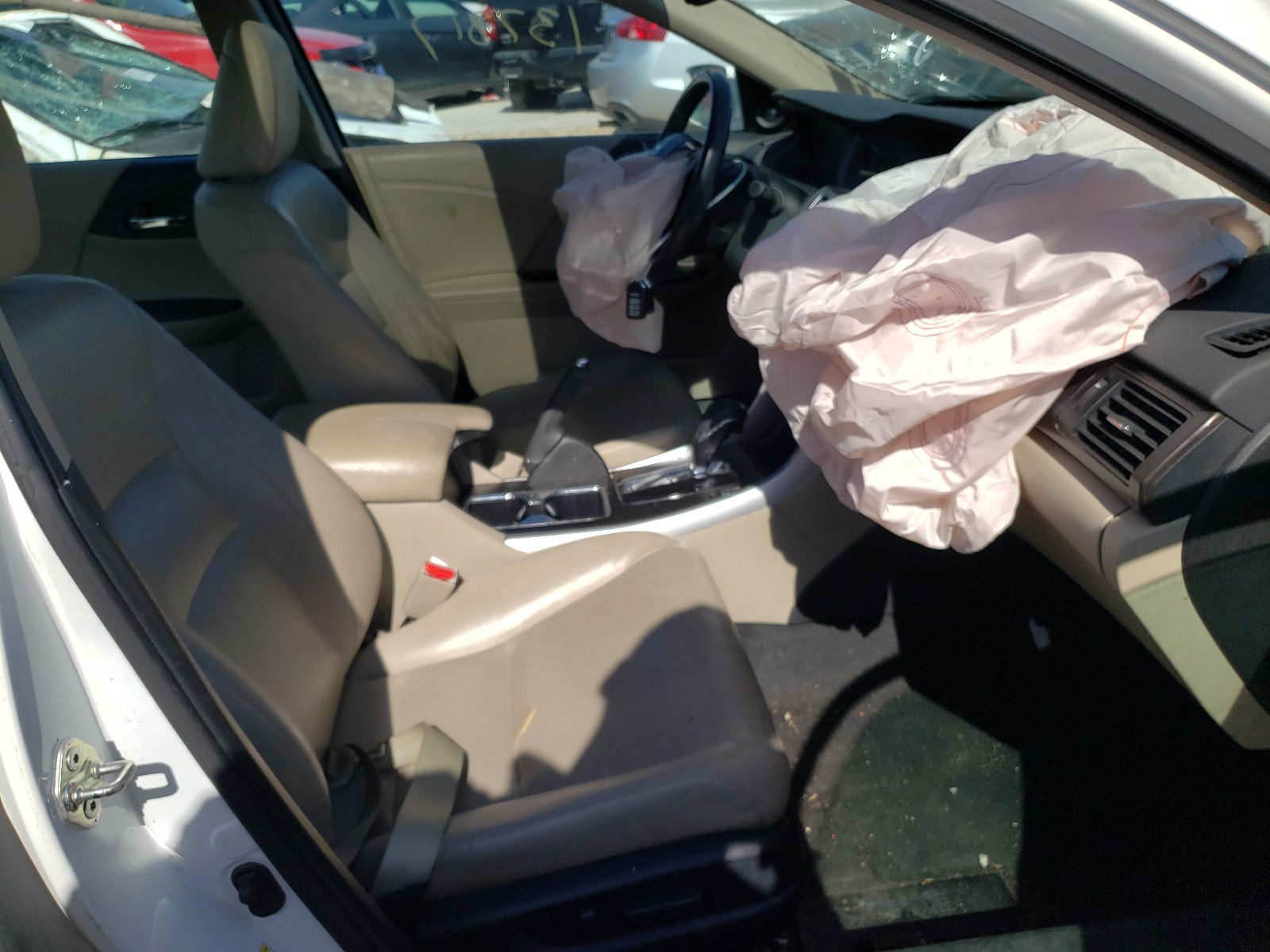 Photo 5 from auction – 2014 HONDA ACCORD EXL with VIN 1HGCR2F82EA101149