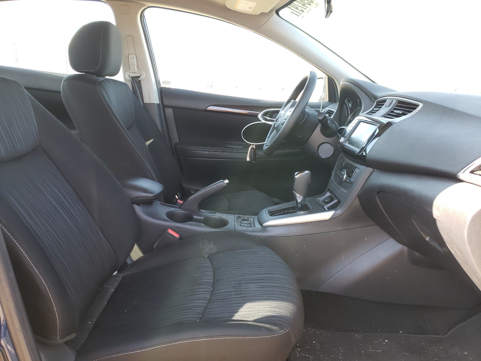 Photo 15 from auction – 2019 NISSAN SENTRA S with VIN 3N1AB7AP3KY229657