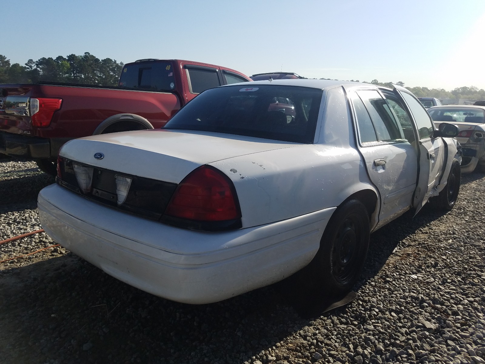 Photo 4 from auction – 2007 FORD CROWN VICT with VIN 2FAHP71W27X106574