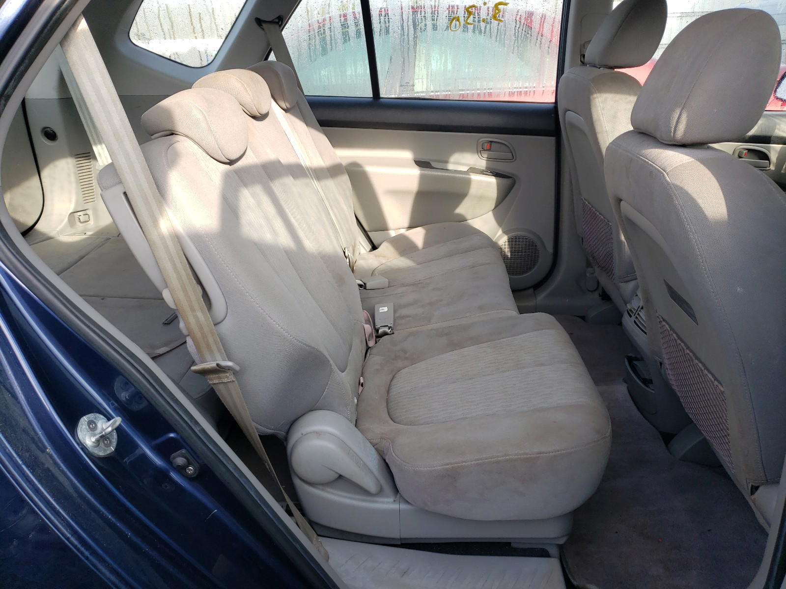 Photo 6 from auction – 2008 KIA RONDO BASE with VIN KNAFG525087130839