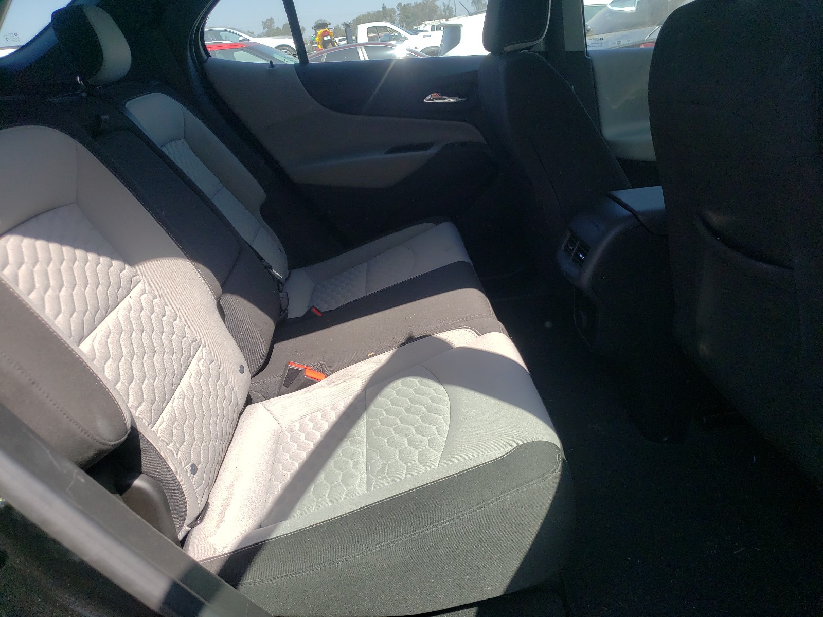 Photo 6 from auction – 2018 CHEVROLET EQUINOX LS with VIN 2GNAXHEV7J6335999