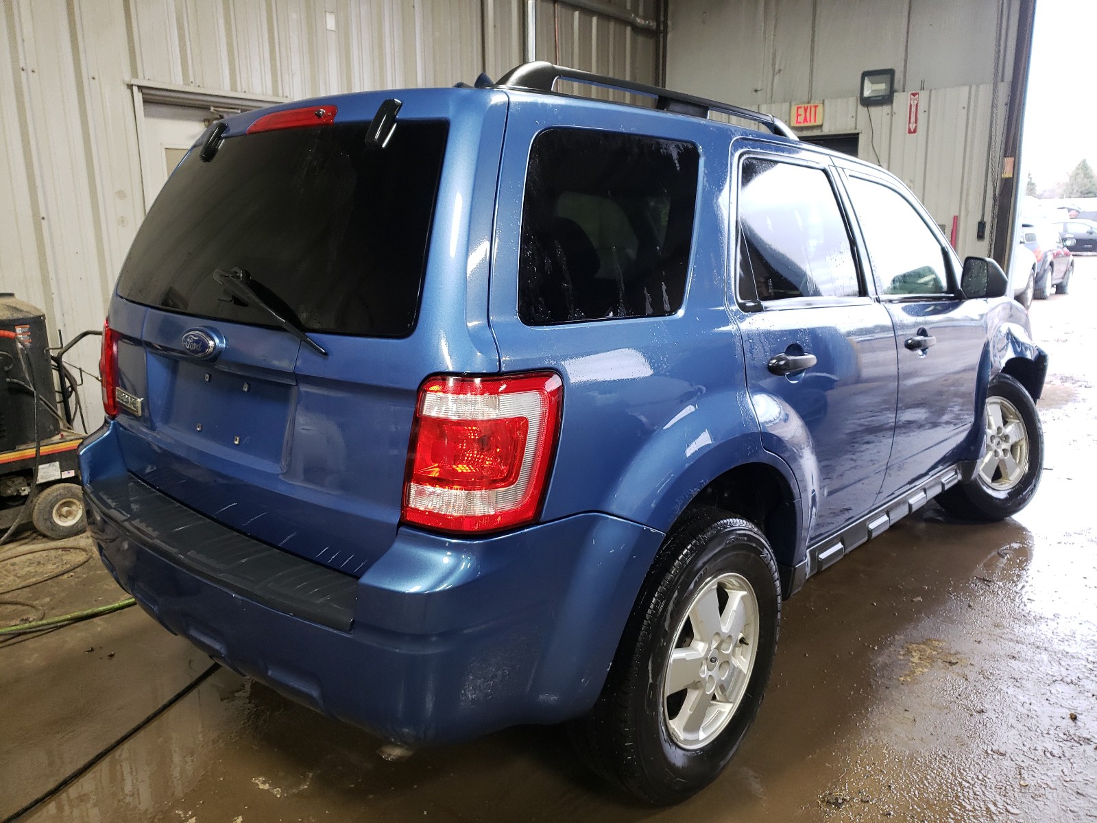 Photo 4 from auction – 2009 FORD ESCAPE XLT with VIN 1FMCU03G29KD13977