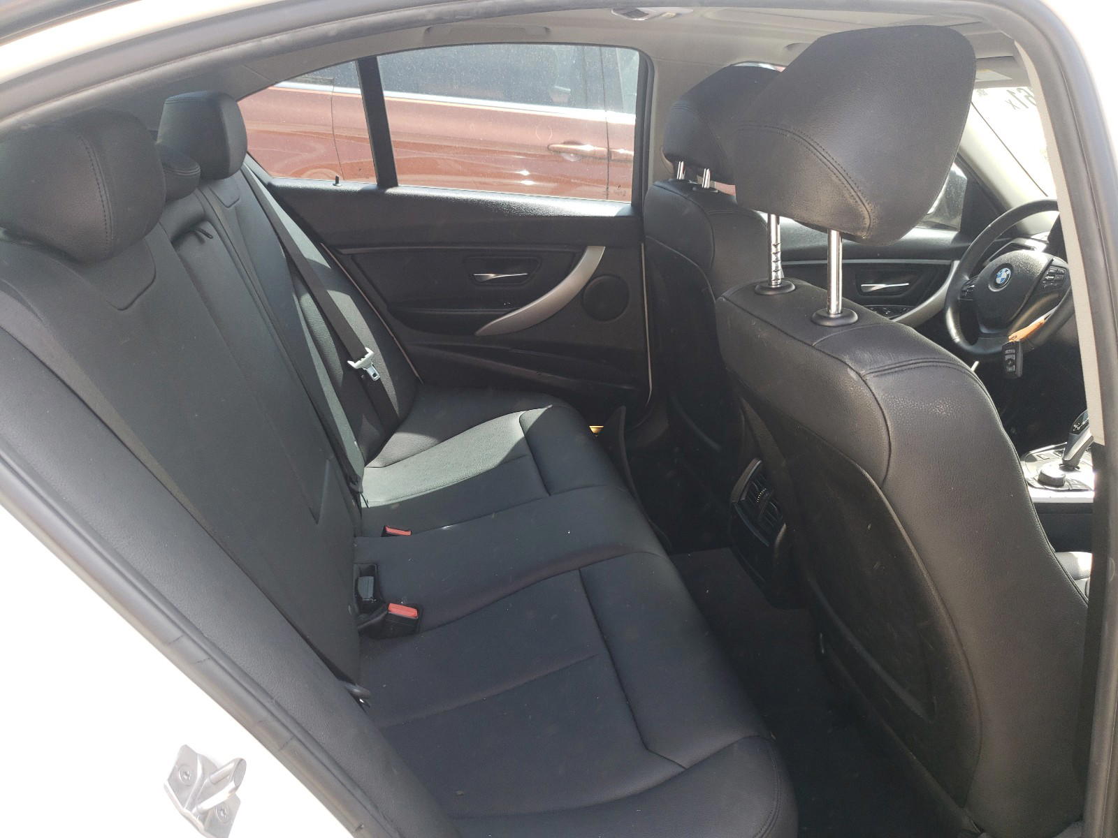 Photo 6 from auction – 2017 BMW 320 I with VIN WBA8A9C56HK619954